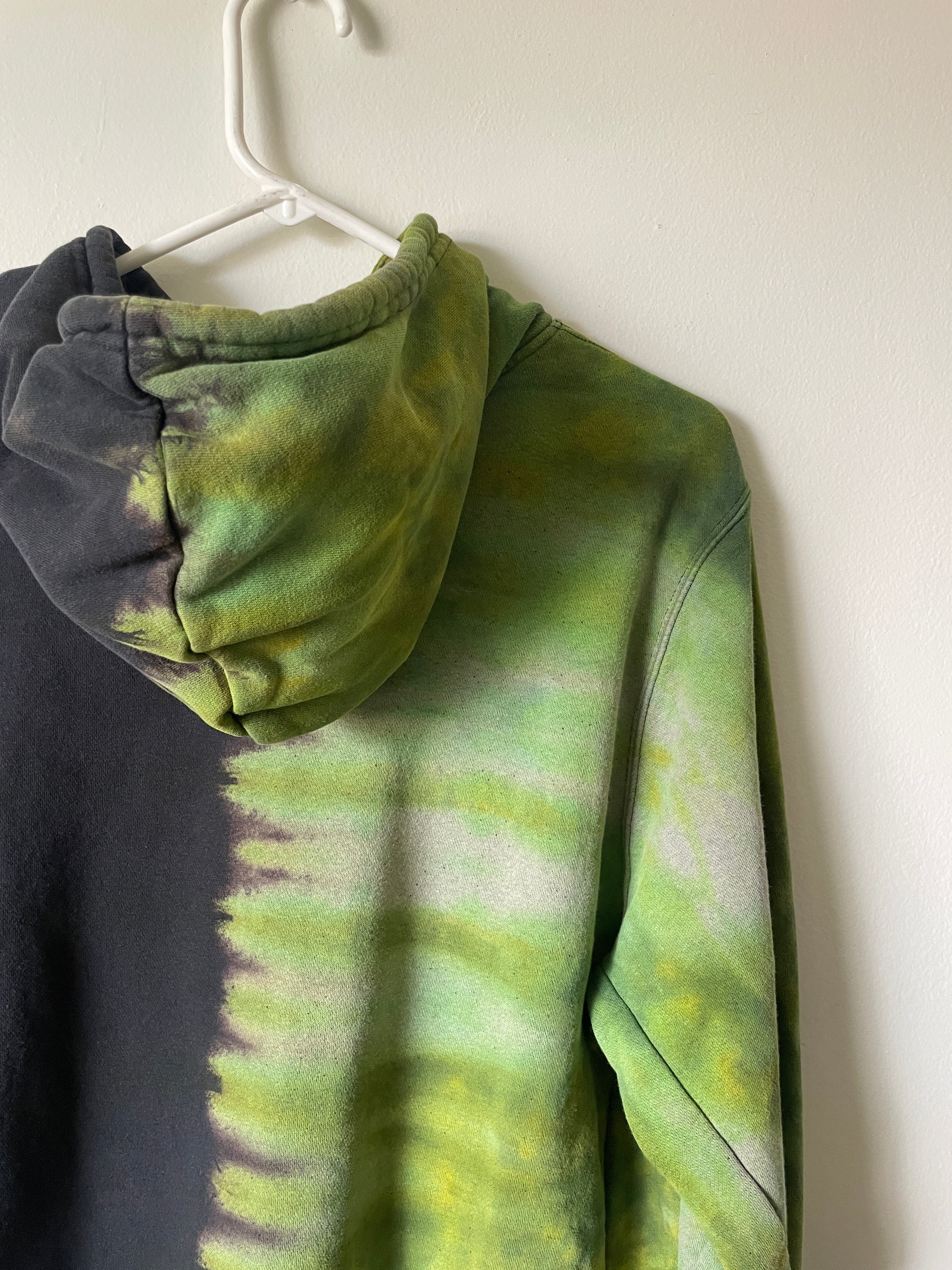 Large Men's Nike SB Reverse Tie Dye Hoodie | One-Of-a-Kind Upcycled Black and Green Half-and-Half Sweatshirt