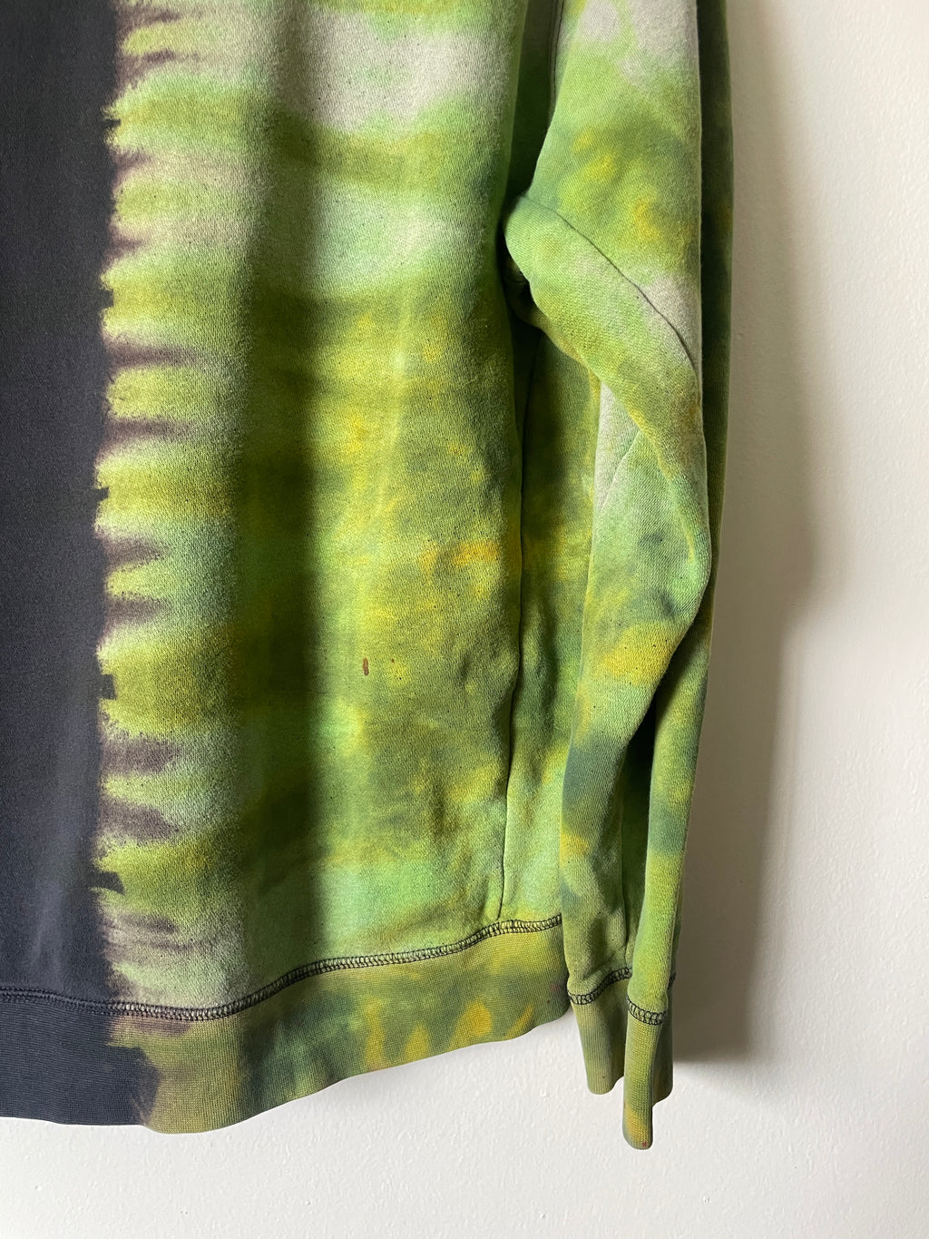 Large Men's Nike SB Reverse Tie Dye Hoodie | One-Of-a-Kind Upcycled Black and Green Half-and-Half Sweatshirt