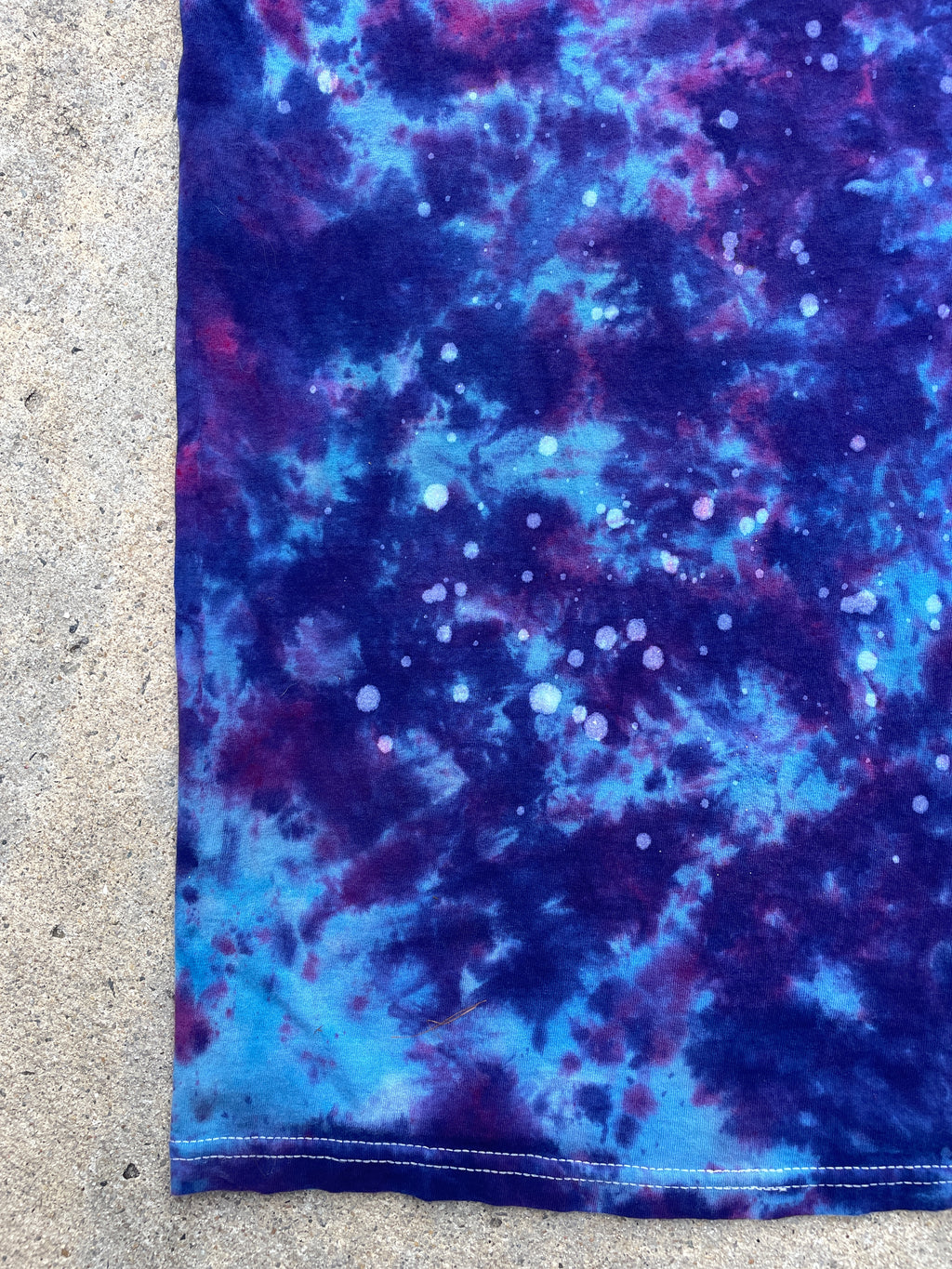 Cats in Space Blue and Purple Short Sleeve Galaxy Tie Dye T-Shirt | Men's Medium