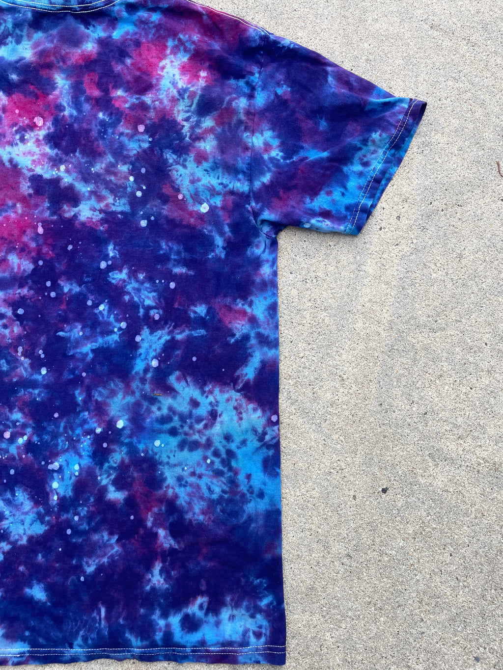 Cats in Space Blue and Purple Short Sleeve Galaxy Tie Dye T-Shirt | Men's Medium