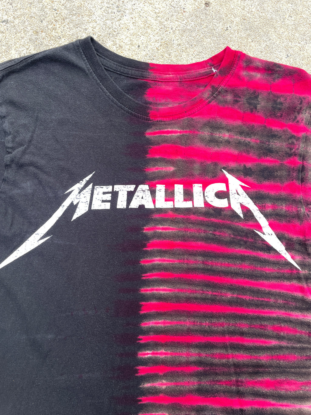 Metallica Red and Black Short Sleeve Tie Dye T-Shirt | Women's Medium