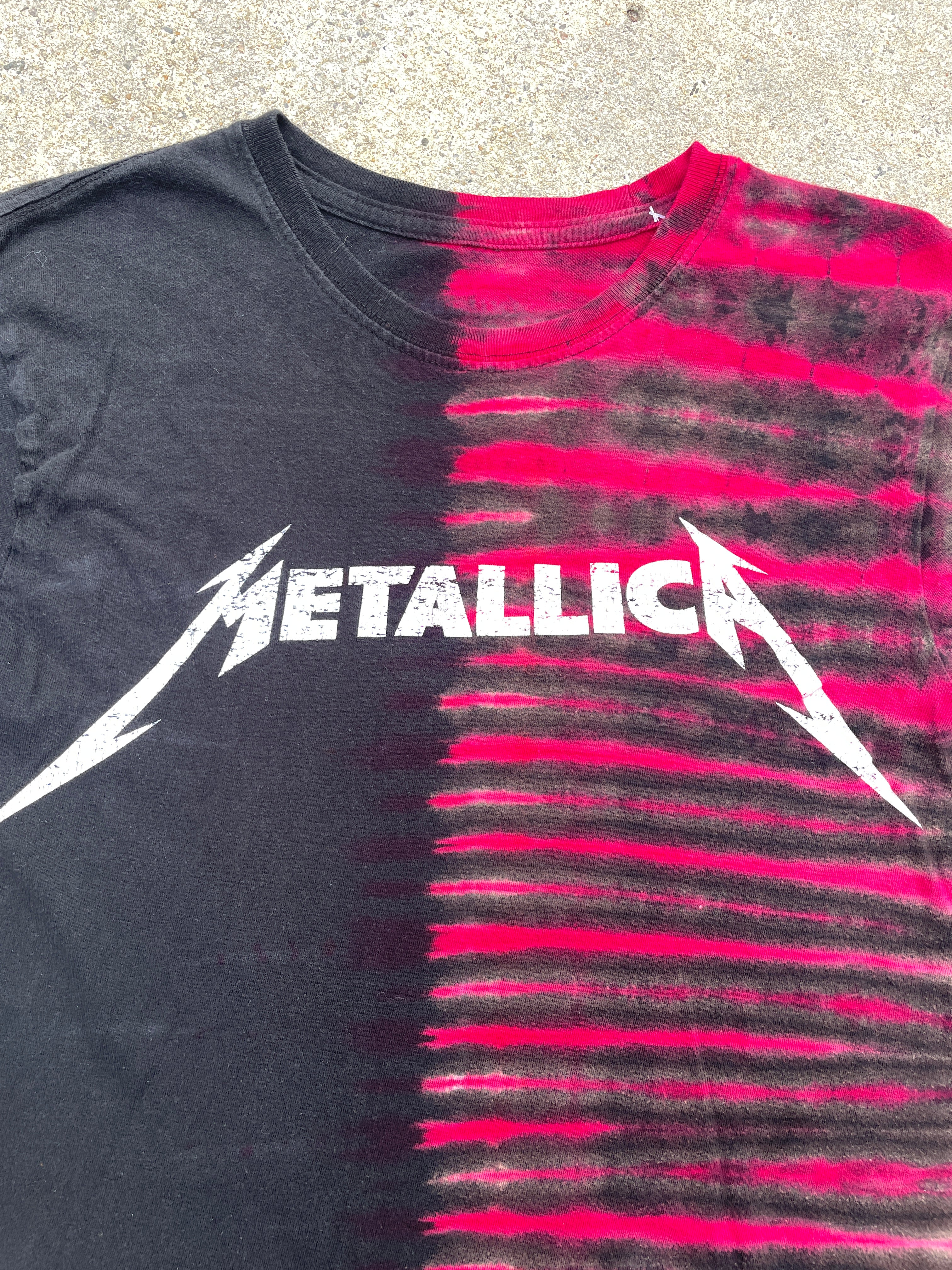 Metallica Red and Black Short Sleeve Tie Dye T-Shirt | Women's Medium