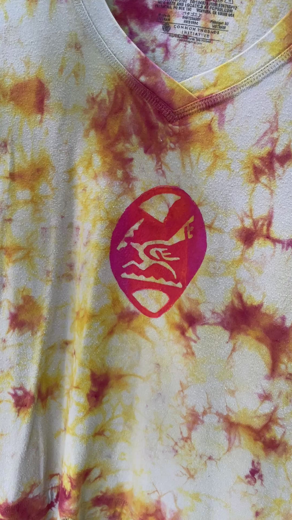 SMALL Women’s Patagonia Hooded Tie Dye Dress (WITH POCKETS!) | One-Of-a-Kind Upcycled Short Sleeve Dress with Roadrunner Block Print