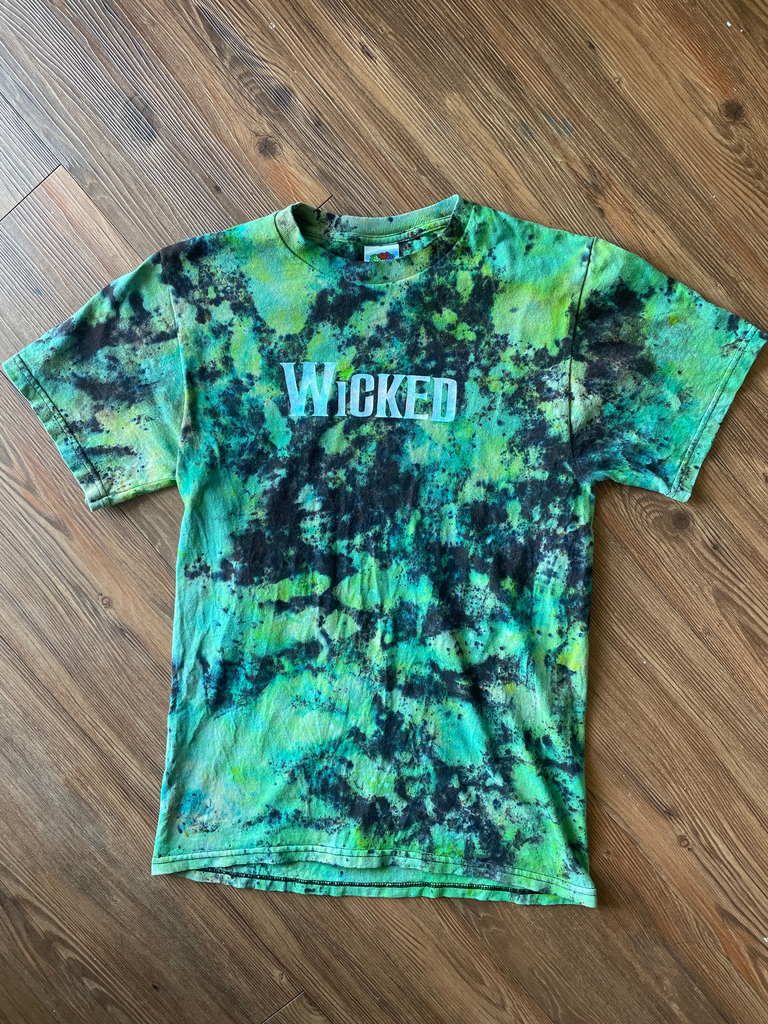 Small Men’s Wicked Handmade Tie Dye T-Shirt | Green and Black Defy Gravity Tie Dye Short Sleeve
