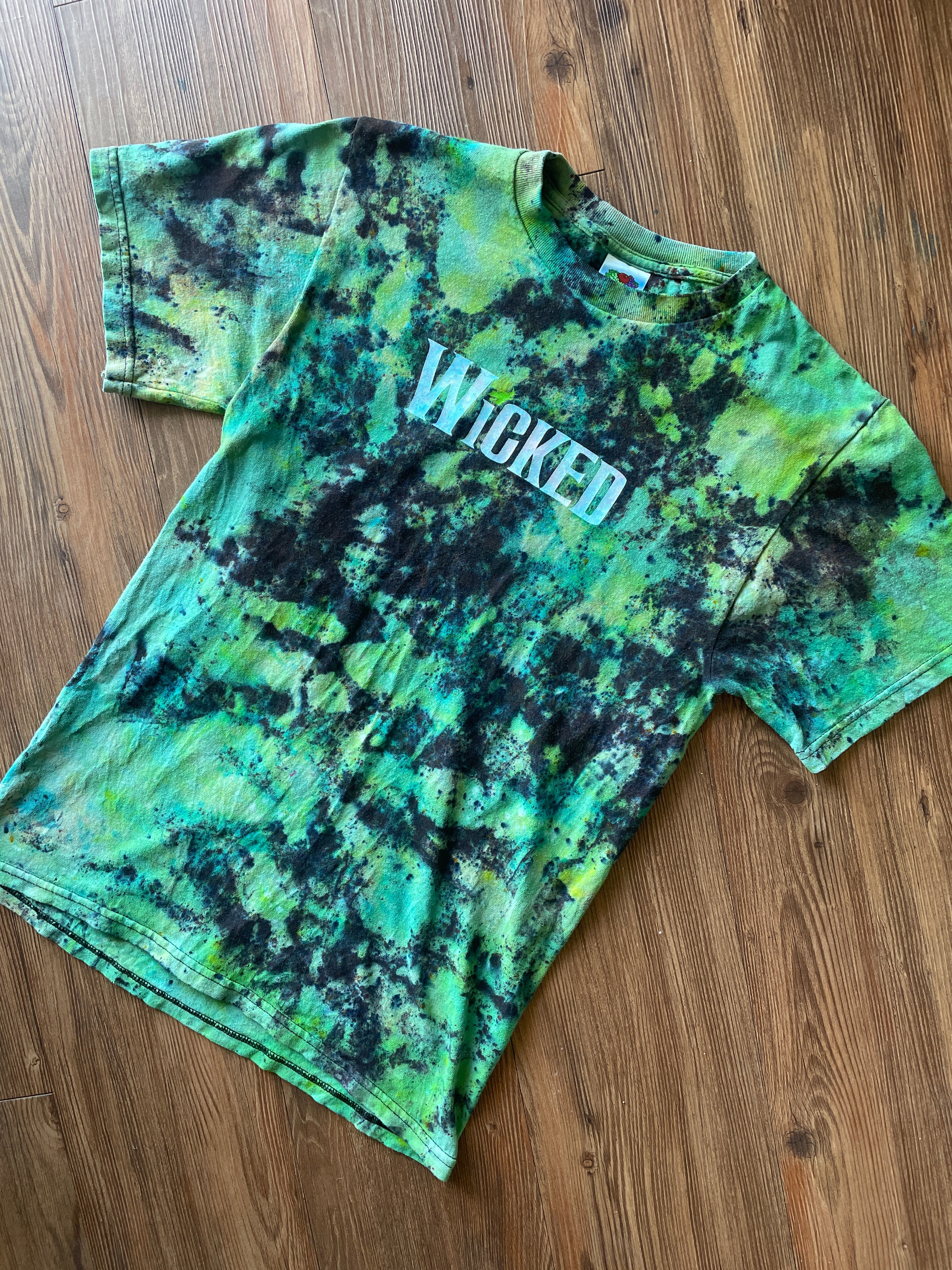 Small Men’s Wicked Handmade Tie Dye T-Shirt | Green and Black Defy Gravity Tie Dye Short Sleeve