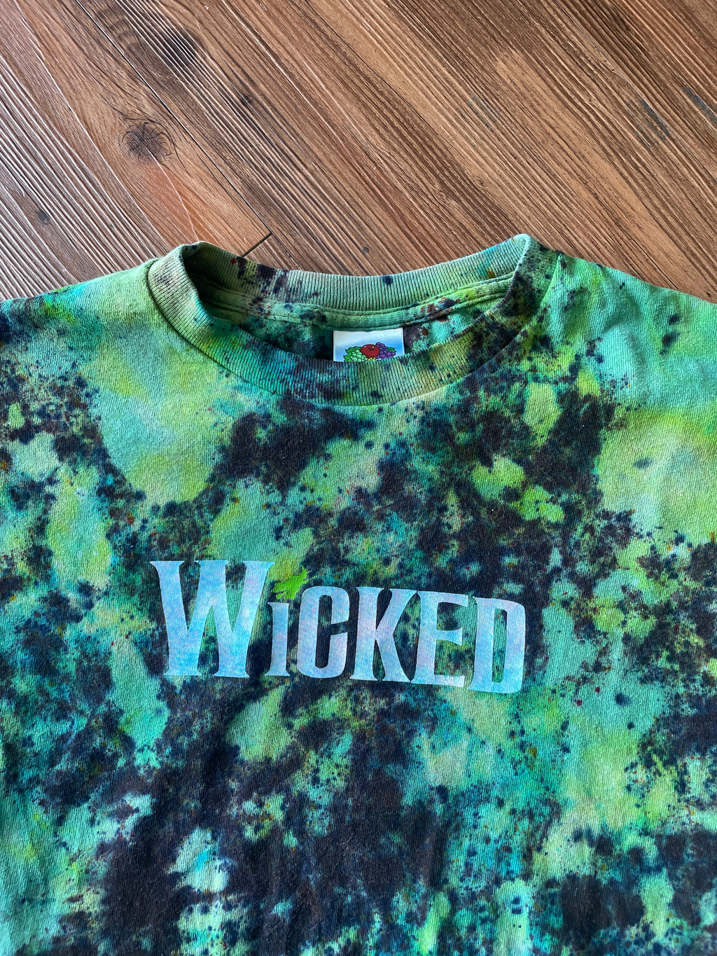 Small Men’s Wicked Handmade Tie Dye T-Shirt | Green and Black Defy Gravity Tie Dye Short Sleeve
