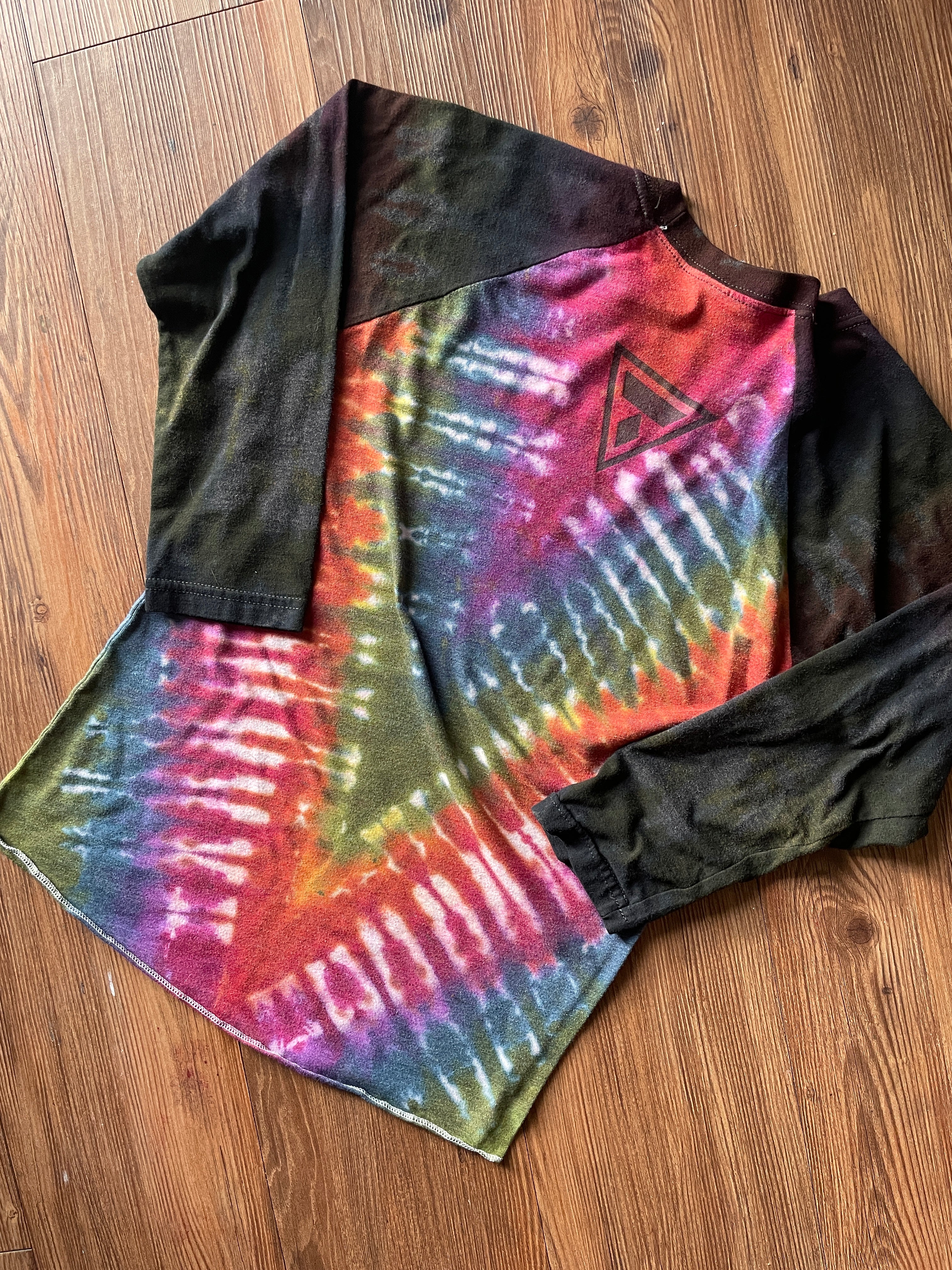 XS Women’s Crag to Crux Touchstone Climbing Handmade Tie Dye T-Shirt | Rainbow V-Pleated Baseball Tee