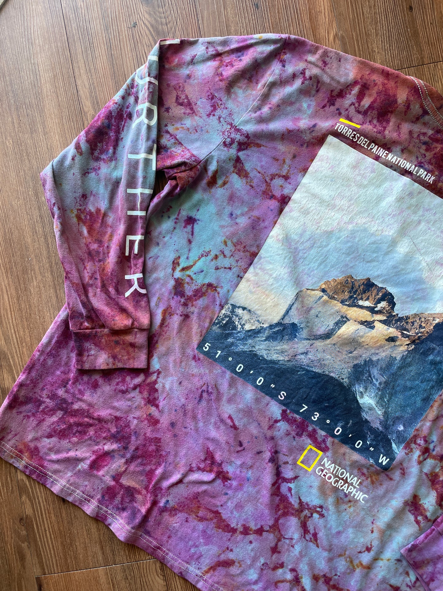 2XL Men’s Torres Del Paine Handmade Tie Dye T-Shirt | National Geographic Earth Tones Tie Dye Long Sleeve Sleeve