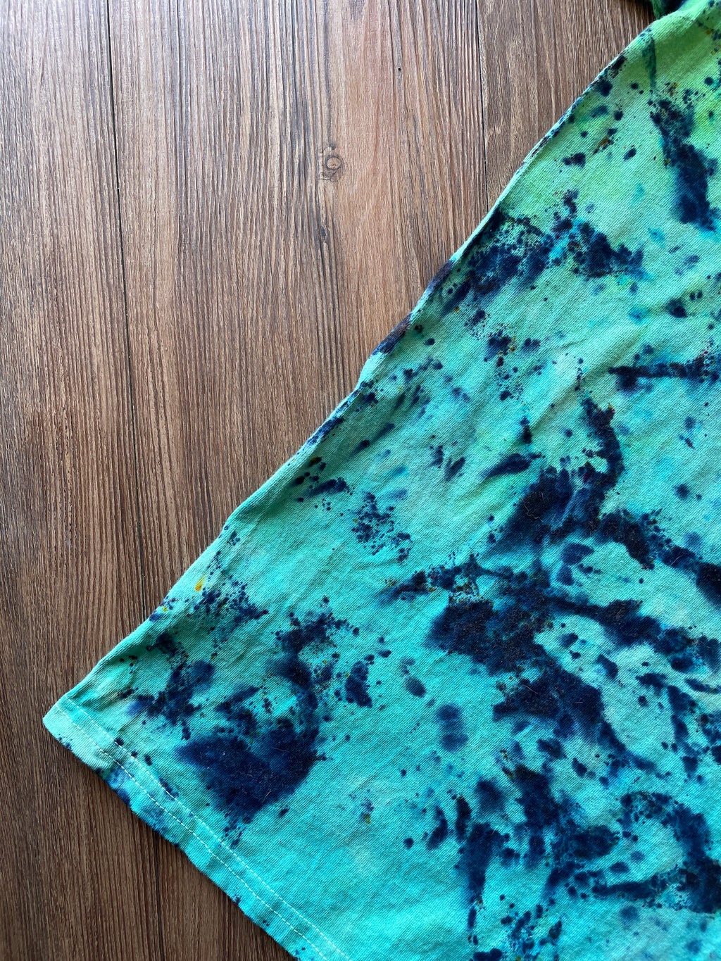 Medium Men’s Green Galaxy Dyed Handmade Tie Dye T-Shirt | Shades of Green Tie Dye Short Sleeve