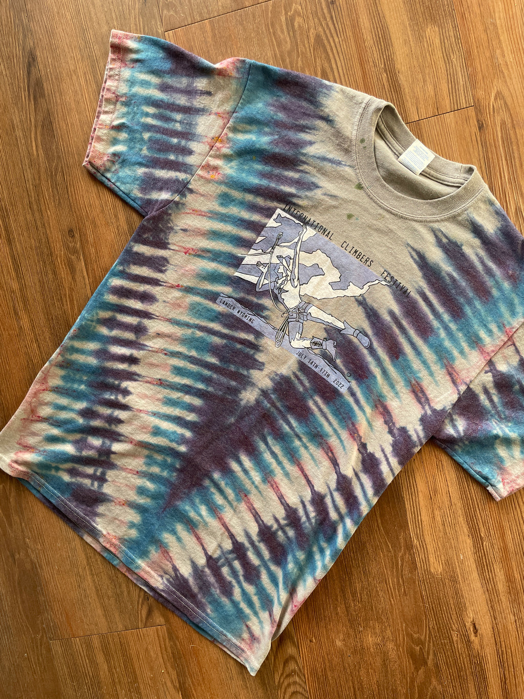 MEDIUM Men’s International Climbing Festival Tie Dye T-Shirt | Blue and Purple V-Pleated Short Sleeve