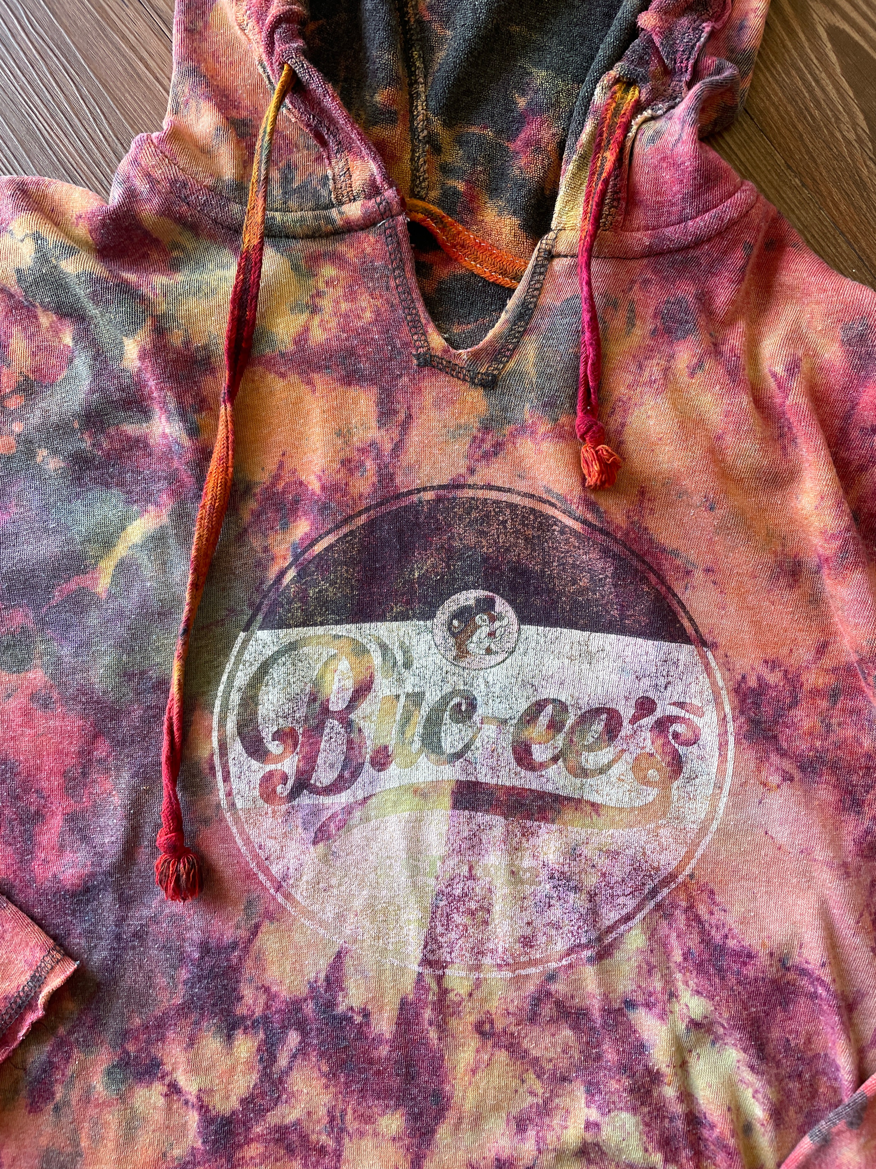Medium Women’s Buc-ee’s Handmade Tie Dye Hooded Shirt | Bucee Beaver Pink and Orange Tie Dye Long Sleeve
