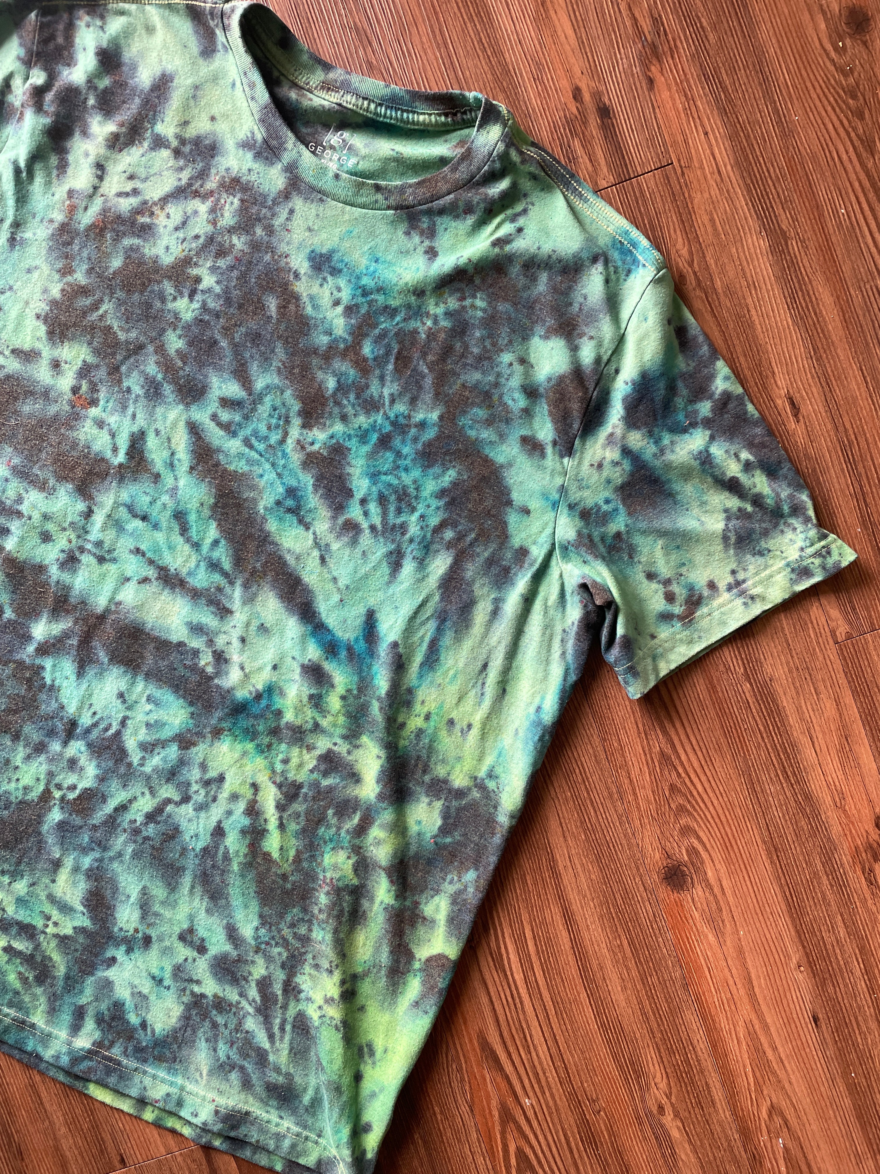 XL Men’s Green Galaxy Dyed Handmade Tie Dye T-Shirt | Shades of Green Tie Dye Short Sleeve
