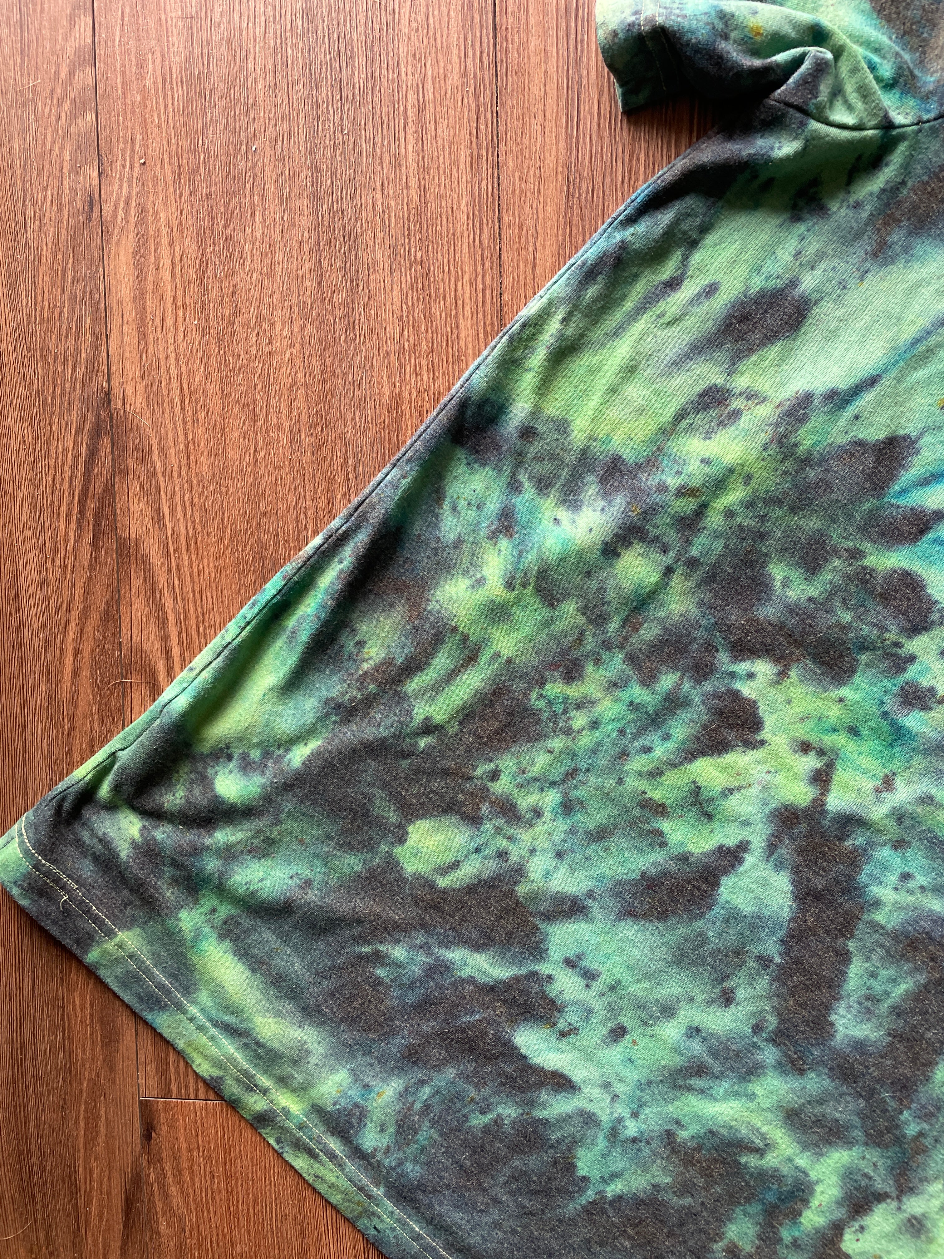 XL Men’s Green Galaxy Dyed Handmade Tie Dye T-Shirt | Shades of Green Tie Dye Short Sleeve