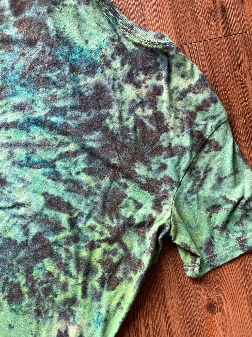 XL Men’s Green Galaxy Dyed Handmade Tie Dye T-Shirt | Shades of Green Tie Dye Short Sleeve