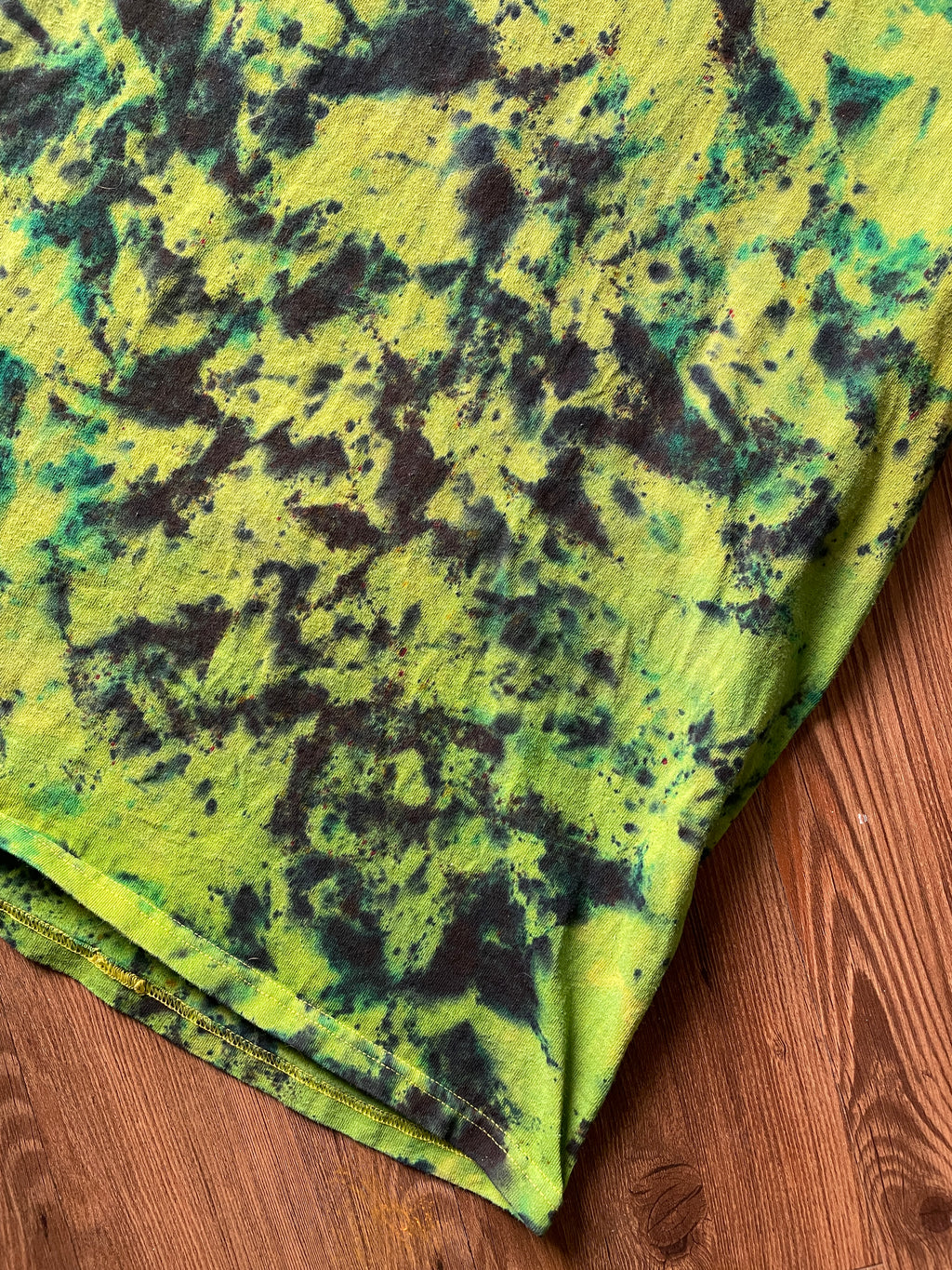 2XL Men’s Champion Handmade Tie Dye T-Shirt | Green and Black Crumpled Tie Dye Short Sleeve