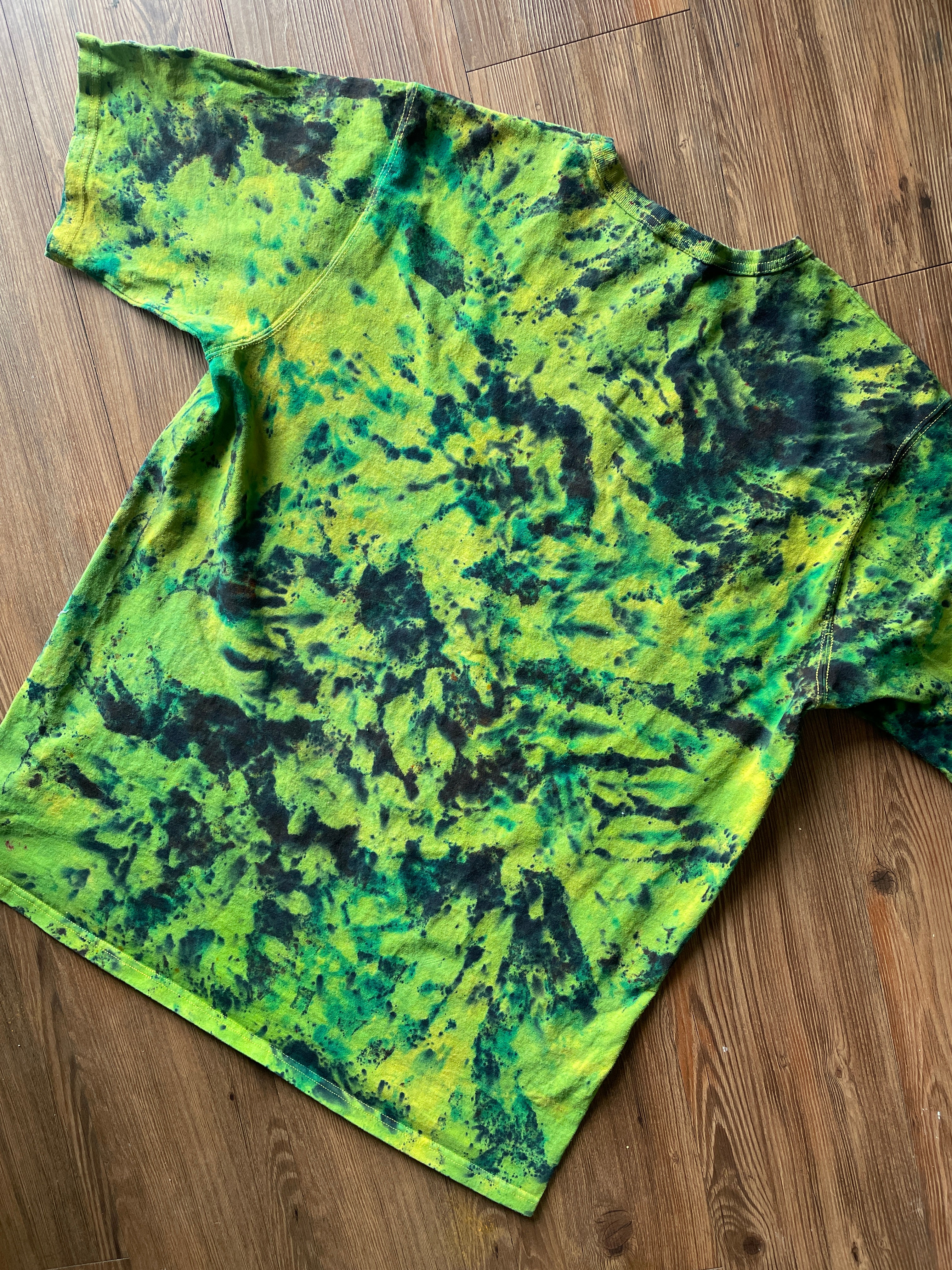 2XL Men’s Champion Handmade Tie Dye T-Shirt | Green and Black Crumpled Tie Dye Short Sleeve
