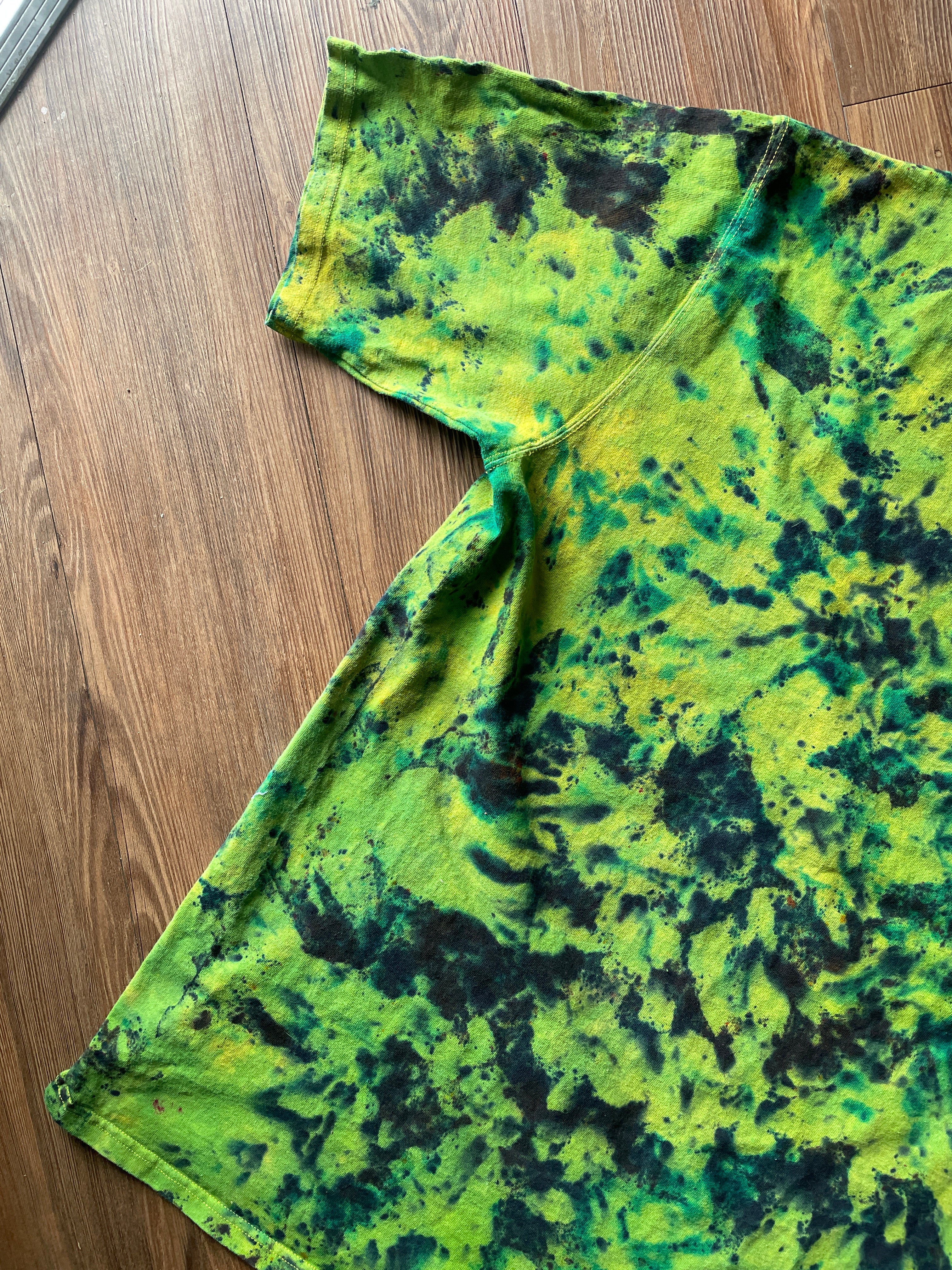 2XL Men’s Champion Handmade Tie Dye T-Shirt | Green and Black Crumpled Tie Dye Short Sleeve