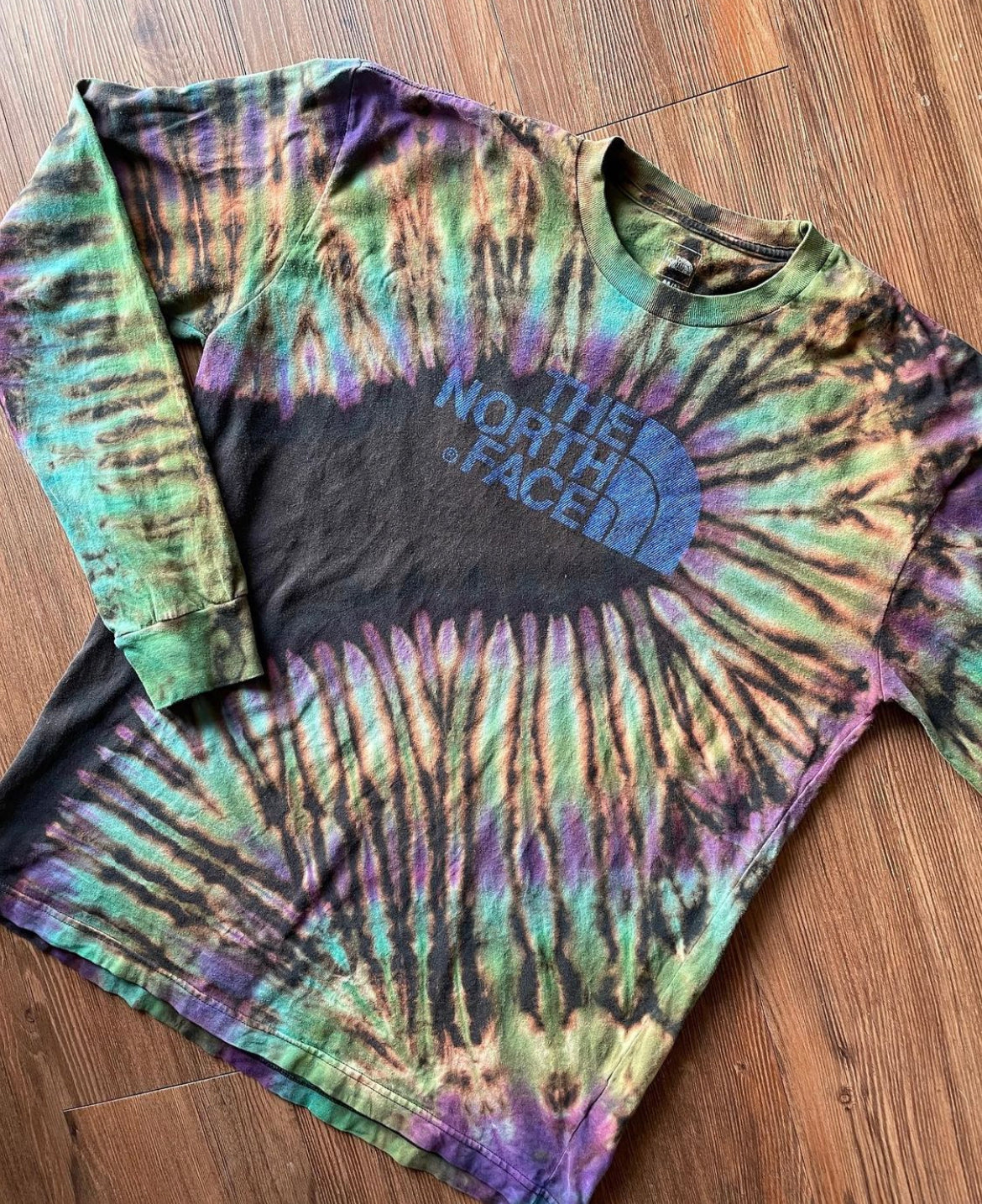 CUSTOM BLEACH DYE (DARK COLORS)