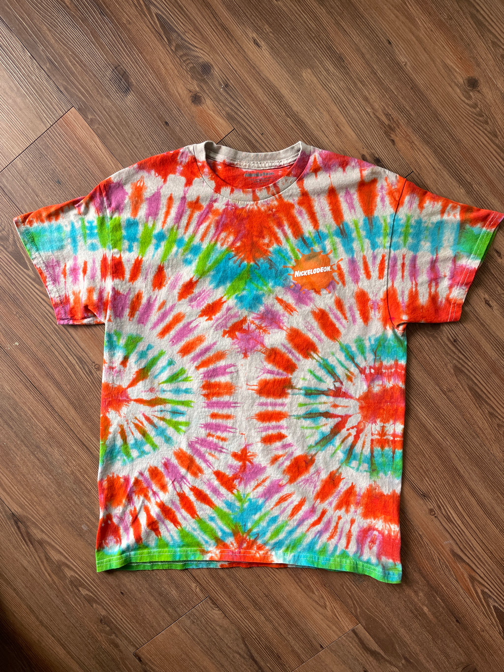 MEDIUM Men’s Nickelodeon Handmade Tie Dye T-Shirt | Retro 90s Multicolor Pleated Short Sleeve Tee