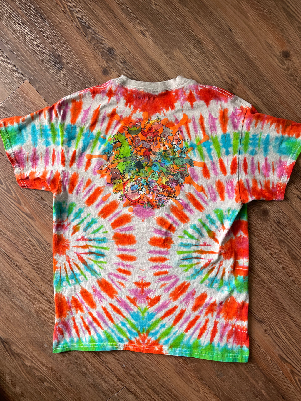 MEDIUM Men’s Nickelodeon Handmade Tie Dye T-Shirt | Retro 90s Multicolor Pleated Short Sleeve Tee