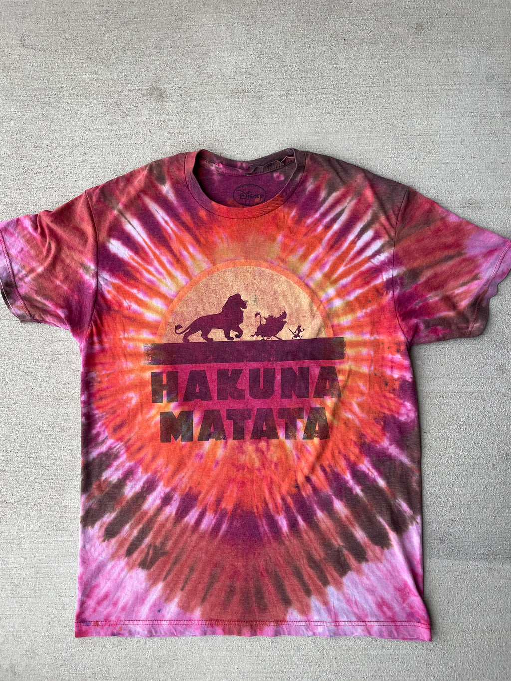 Large Men’s Hakuna Matata Handmade Tie Dye T-Shirt | Disney Red and Oragnge Reverse Tie Dye Short Sleeve