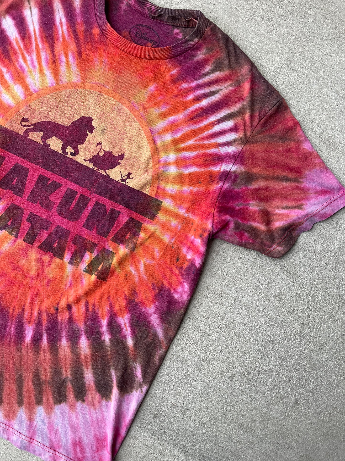 Large Men’s Hakuna Matata Handmade Tie Dye T-Shirt | Disney Red and Oragnge Reverse Tie Dye Short Sleeve