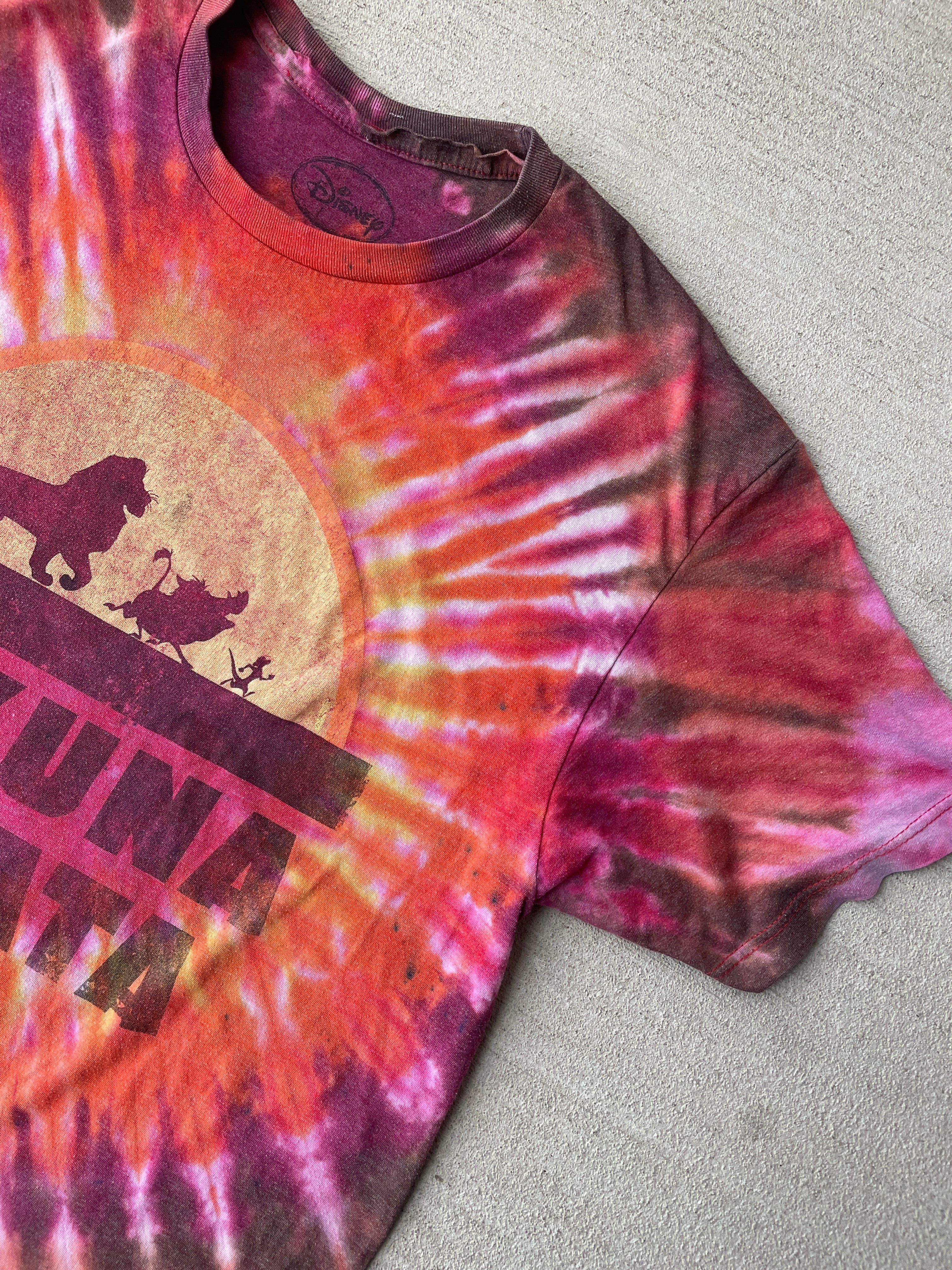 Large Men’s Hakuna Matata Handmade Tie Dye T-Shirt | Disney Red and Oragnge Reverse Tie Dye Short Sleeve