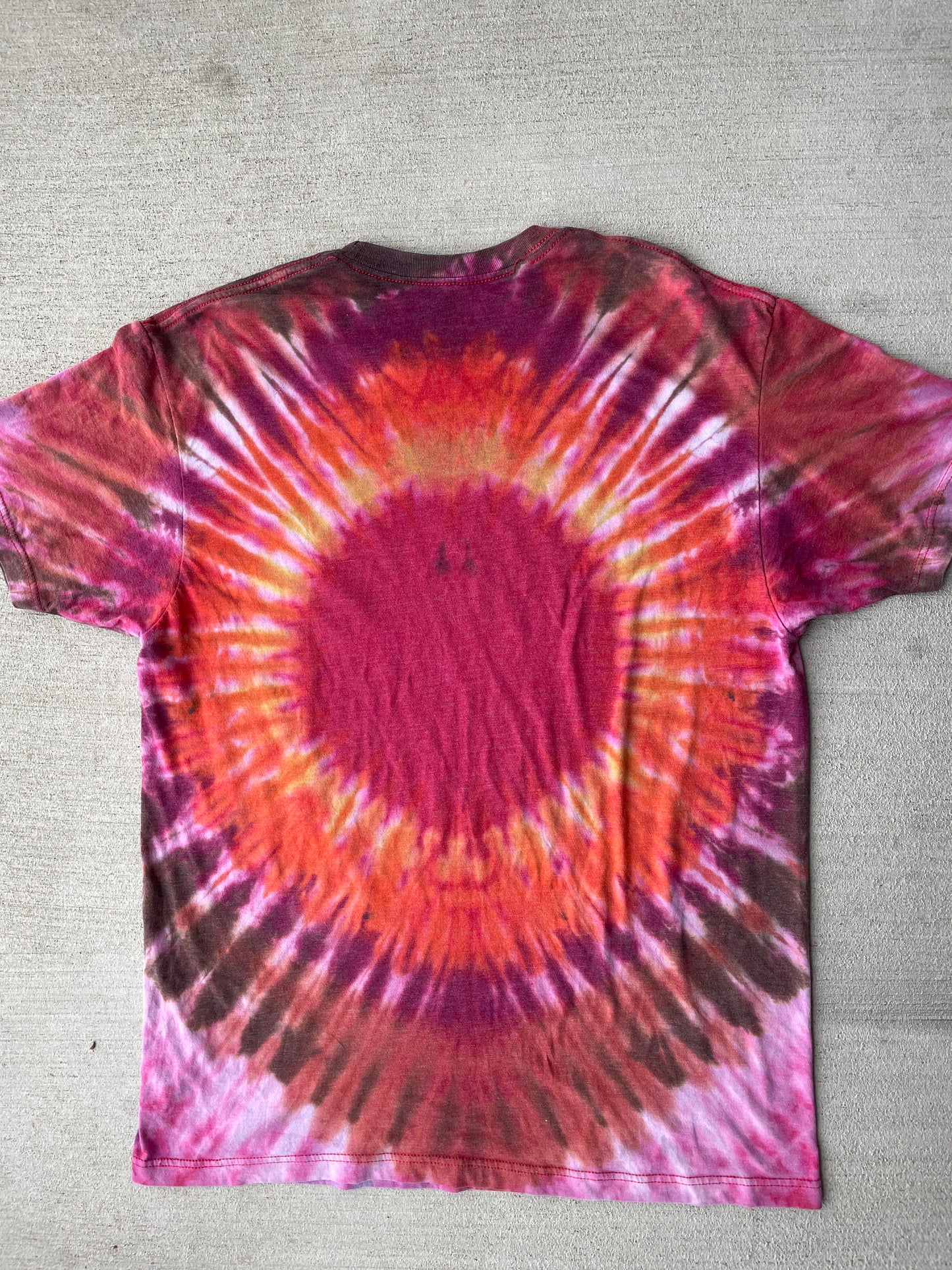 Large Men’s Hakuna Matata Handmade Tie Dye T-Shirt | Disney Red and Oragnge Reverse Tie Dye Short Sleeve