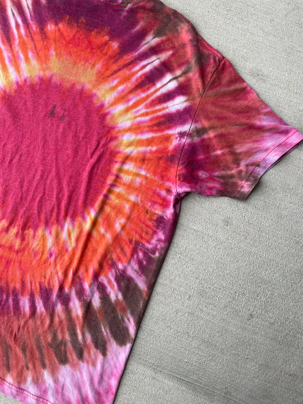 Large Men’s Hakuna Matata Handmade Tie Dye T-Shirt | Disney Red and Oragnge Reverse Tie Dye Short Sleeve