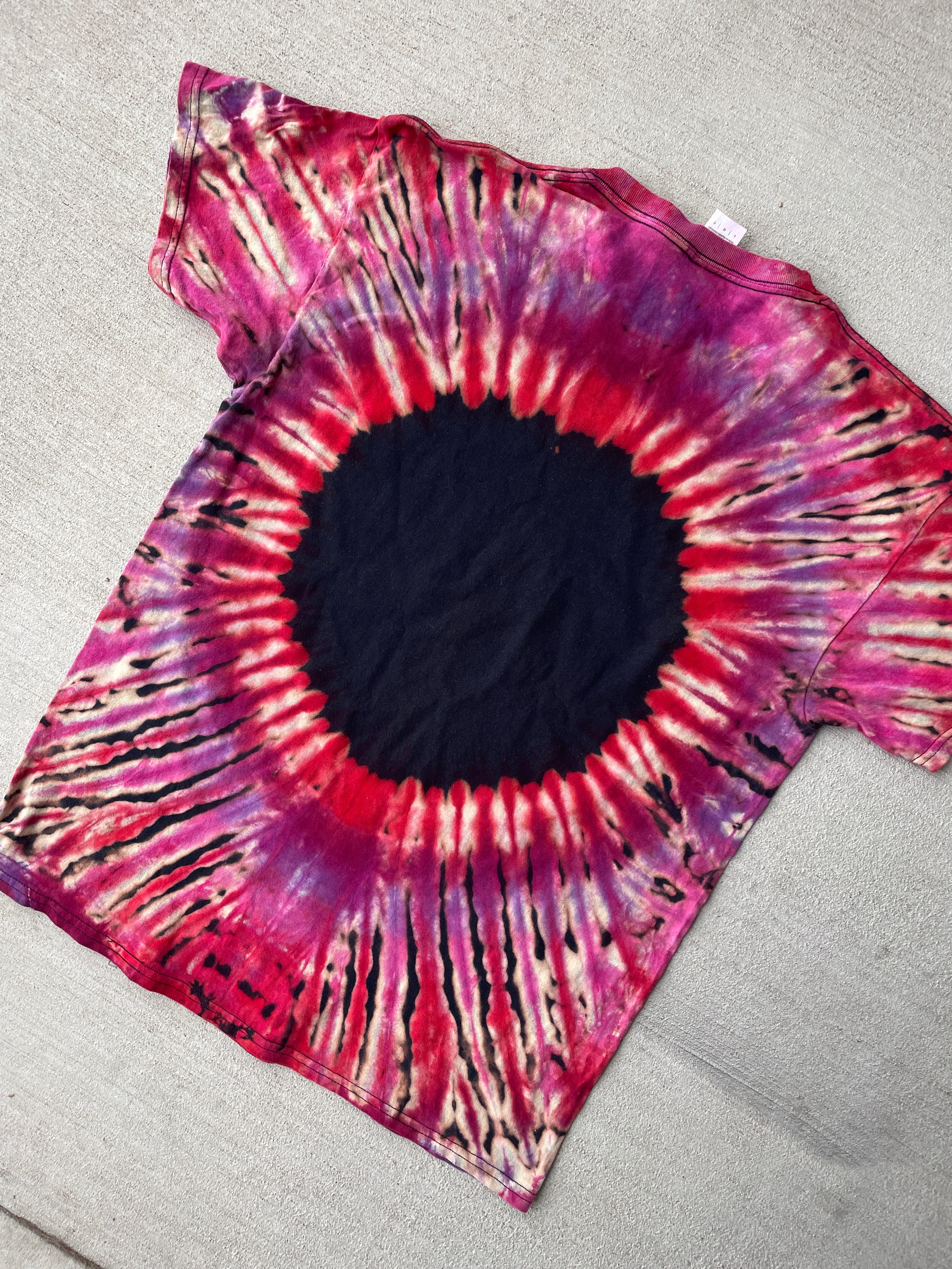 Large Men’s Princess Leia Fight Like a Girl Handmade Tie Dye T-Shirt | Star Wars Reverse Tie Dye Short Sleeve