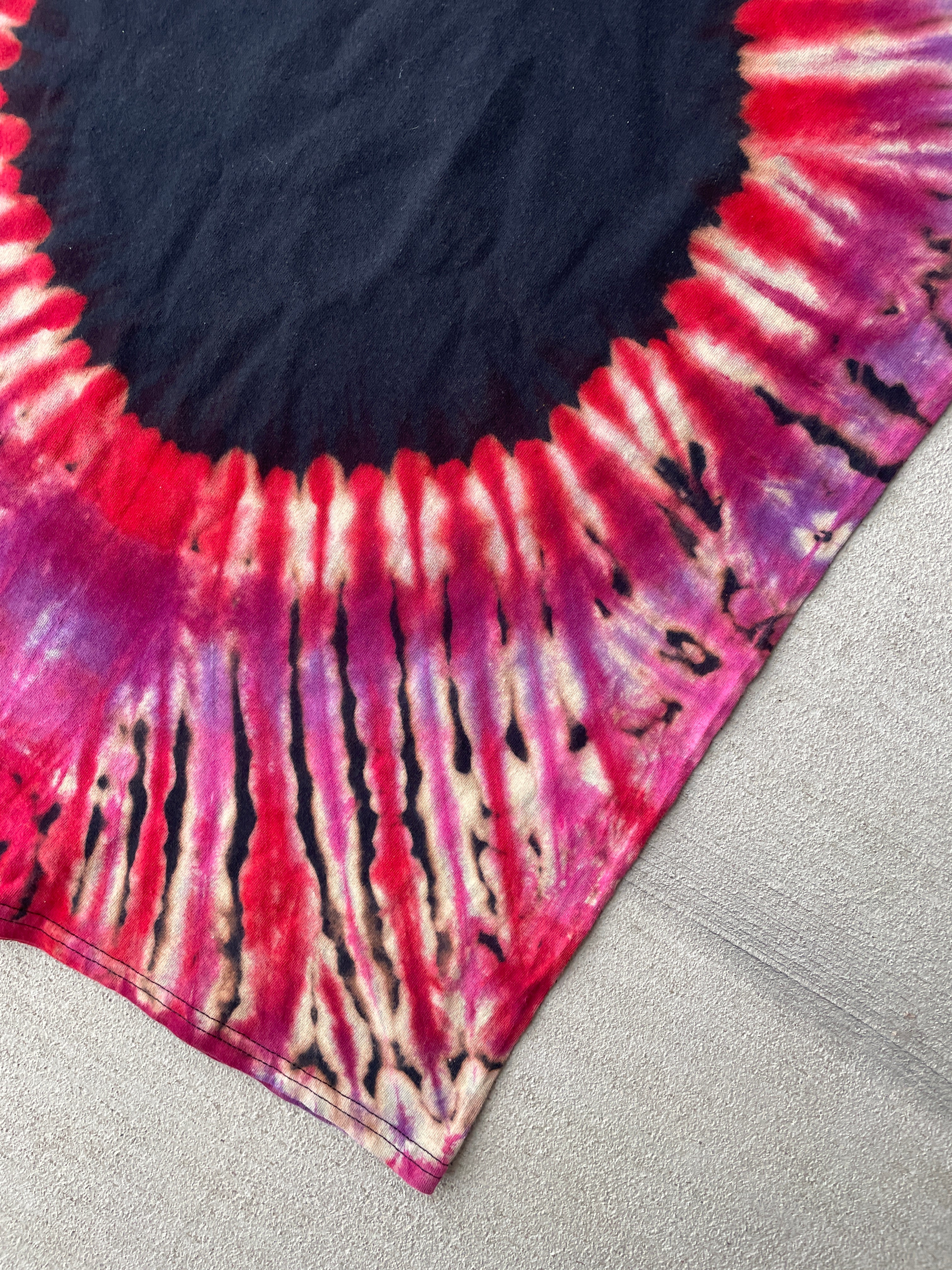 Large Men’s Princess Leia Fight Like a Girl Handmade Tie Dye T-Shirt | Star Wars Reverse Tie Dye Short Sleeve