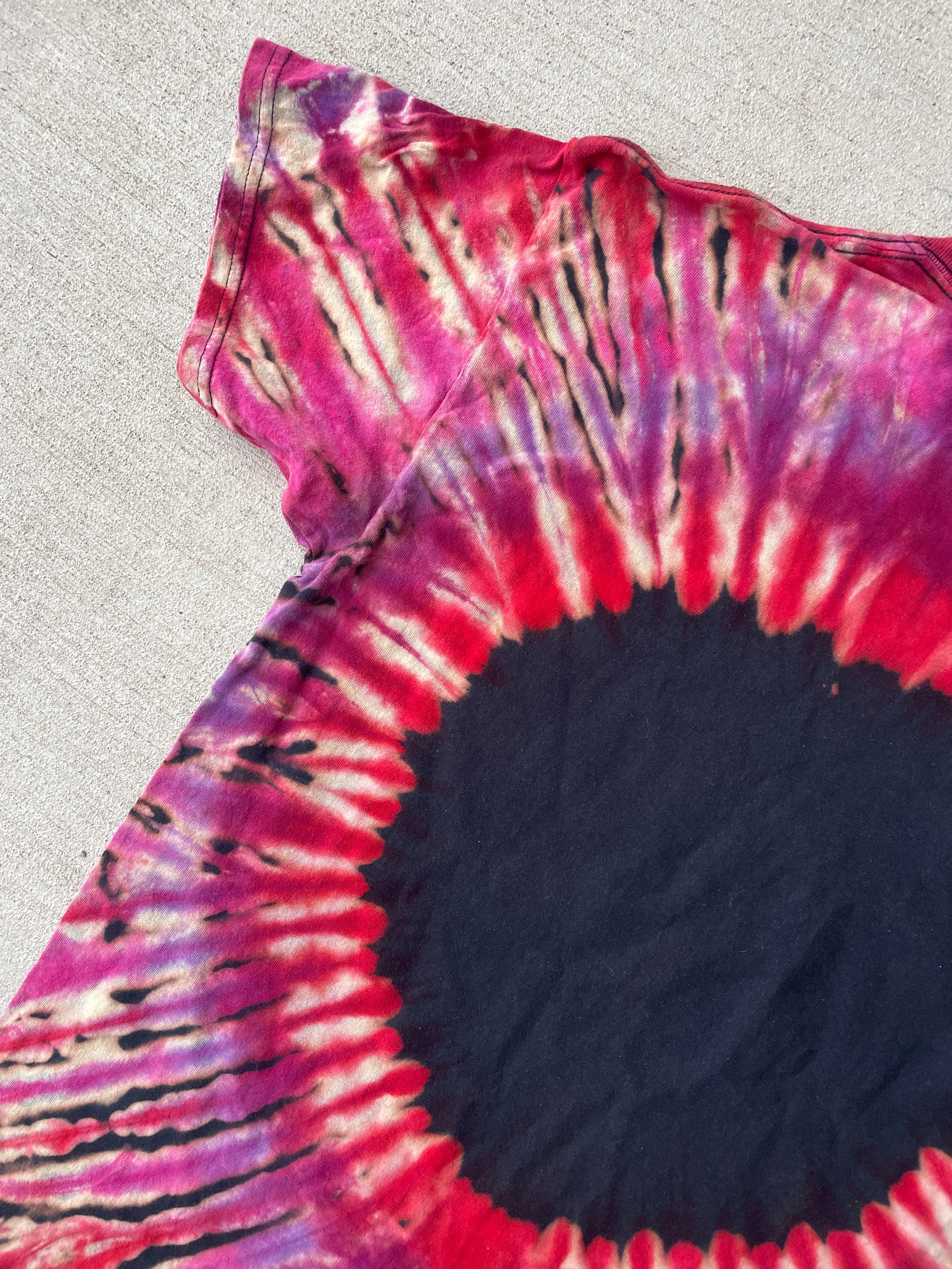 Large Men’s Princess Leia Fight Like a Girl Handmade Tie Dye T-Shirt | Star Wars Reverse Tie Dye Short Sleeve