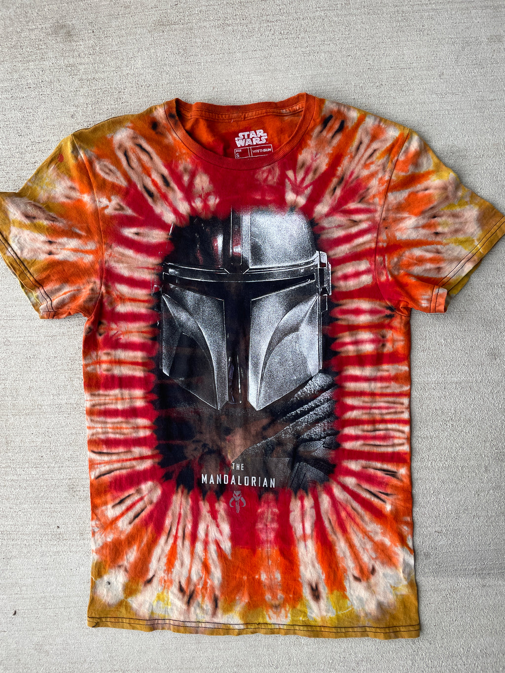 Small Women’s The Mandalorian Handmade Tie Dye T-Shirt | Star Wars Reverse Tie Dye Short Sleeve