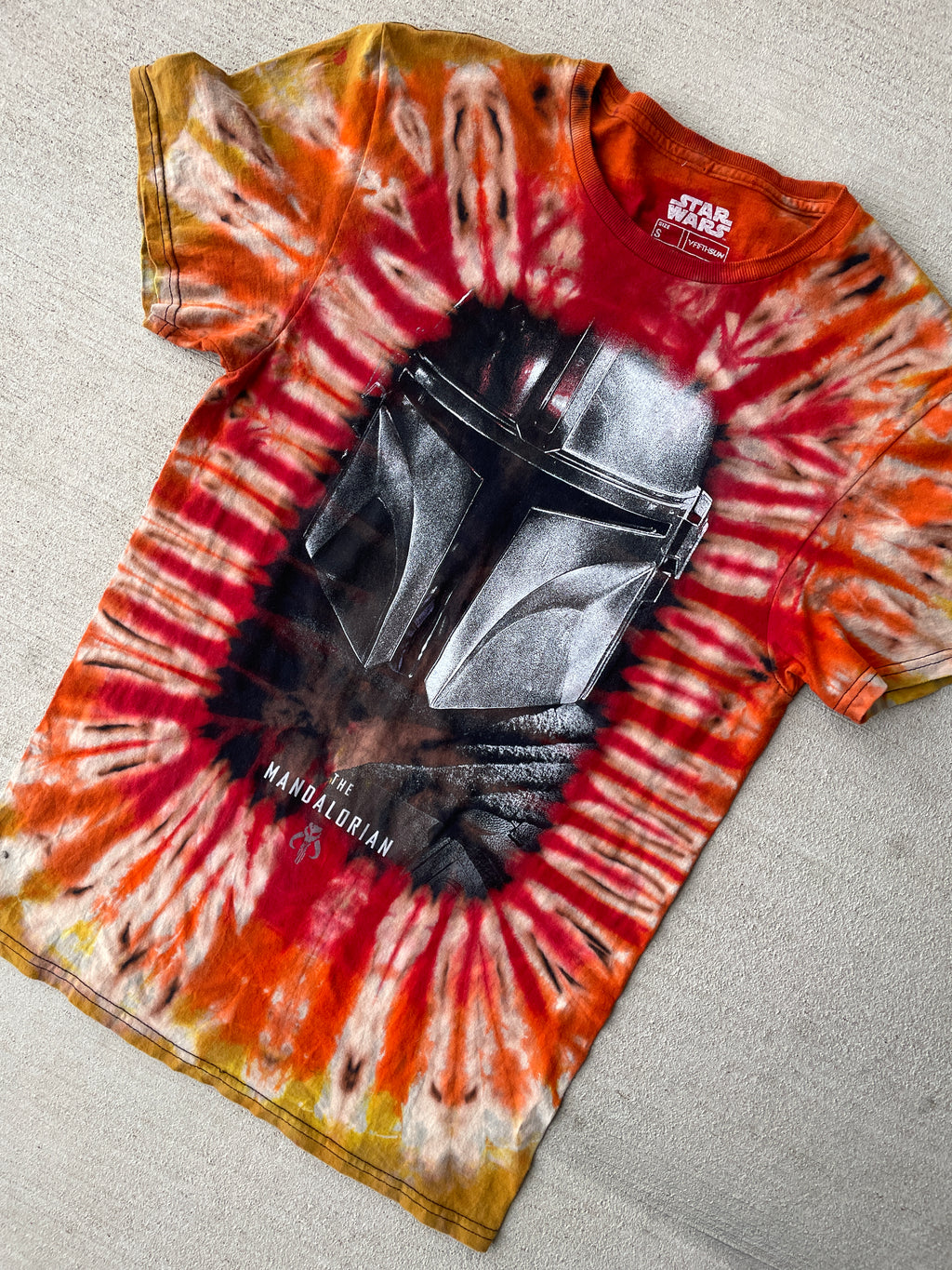 Small Women’s The Mandalorian Handmade Tie Dye T-Shirt | Star Wars Reverse Tie Dye Short Sleeve