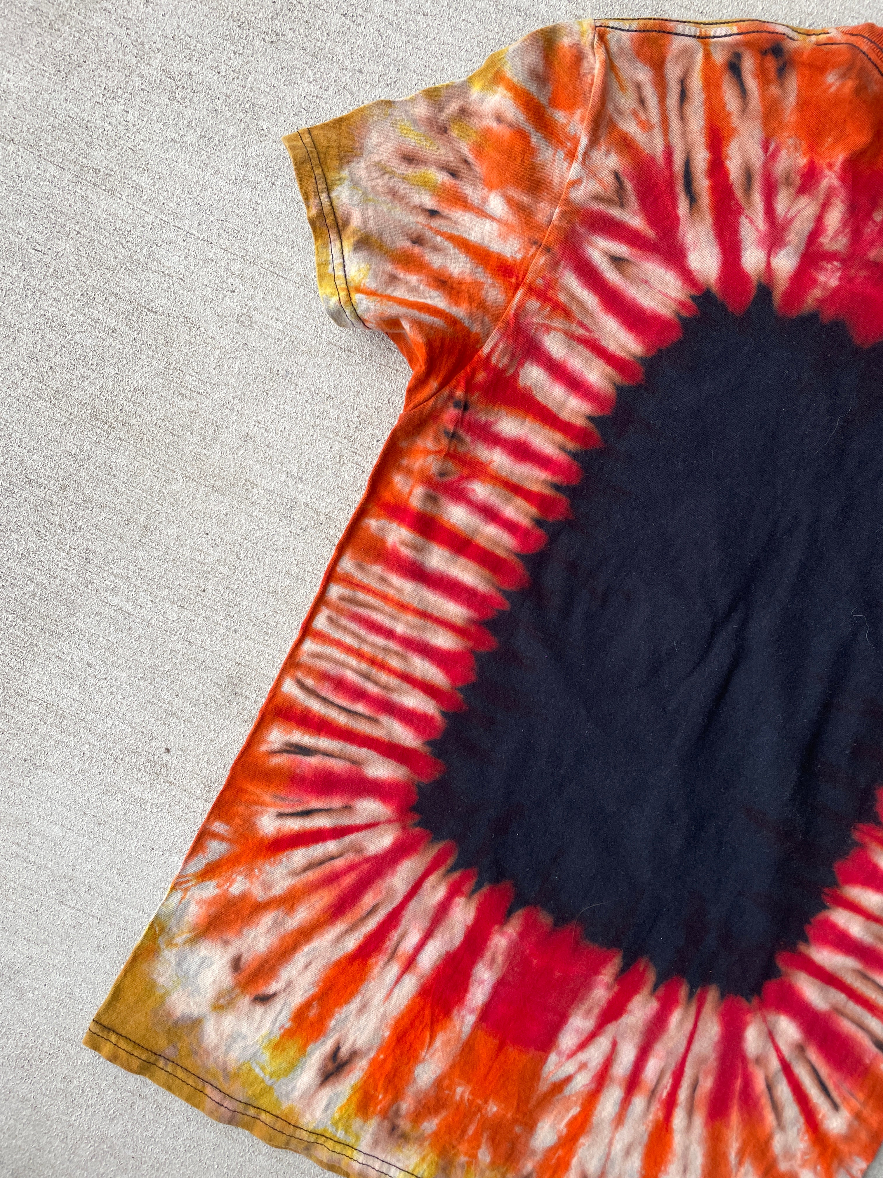 Small Women’s The Mandalorian Handmade Tie Dye T-Shirt | Star Wars Reverse Tie Dye Short Sleeve