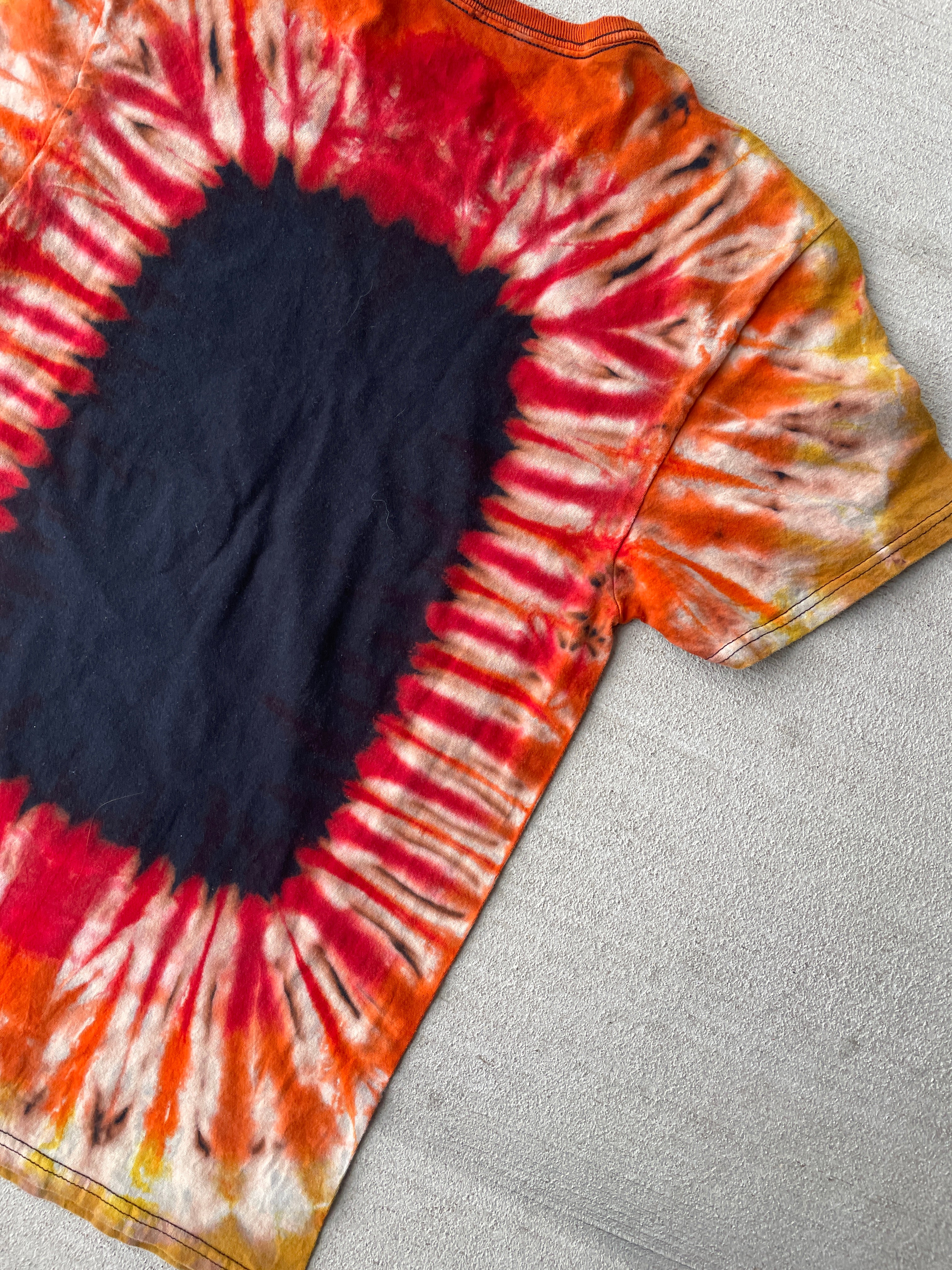 Small Women’s The Mandalorian Handmade Tie Dye T-Shirt | Star Wars Reverse Tie Dye Short Sleeve