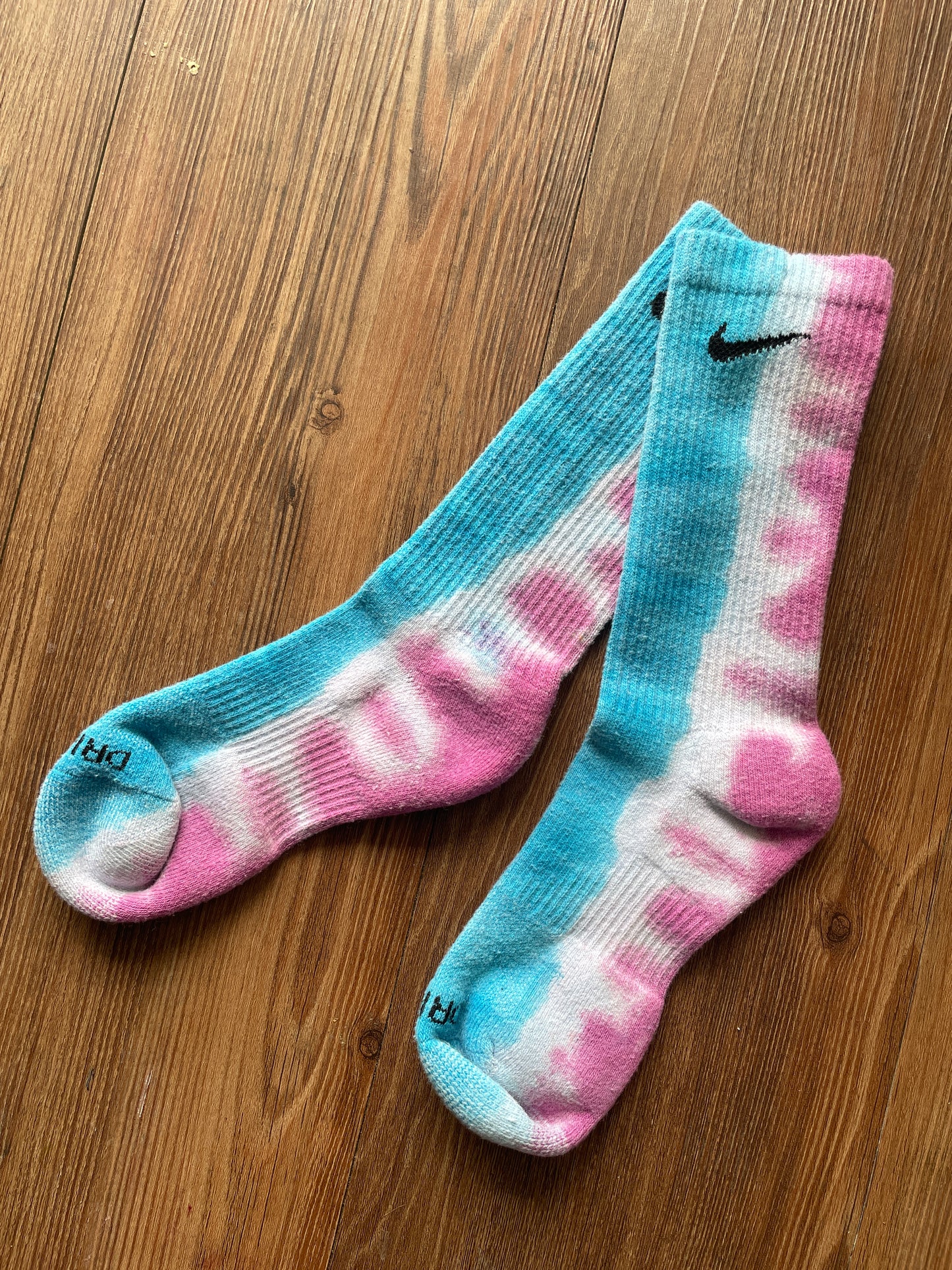 Blue, Pink, and White Tie Dye Nike Dri-FIT Everyday Plus Training Socks - Size Medium (Men's 6-8/Women's 7-10)
