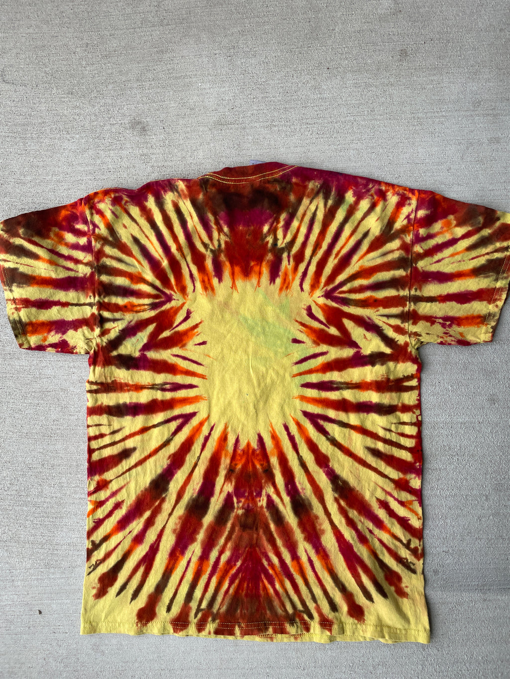Medium Men’s Yellow Lab Handmade Tie Dye T-Shirt | Good Dog Tie Dye Short Sleeve