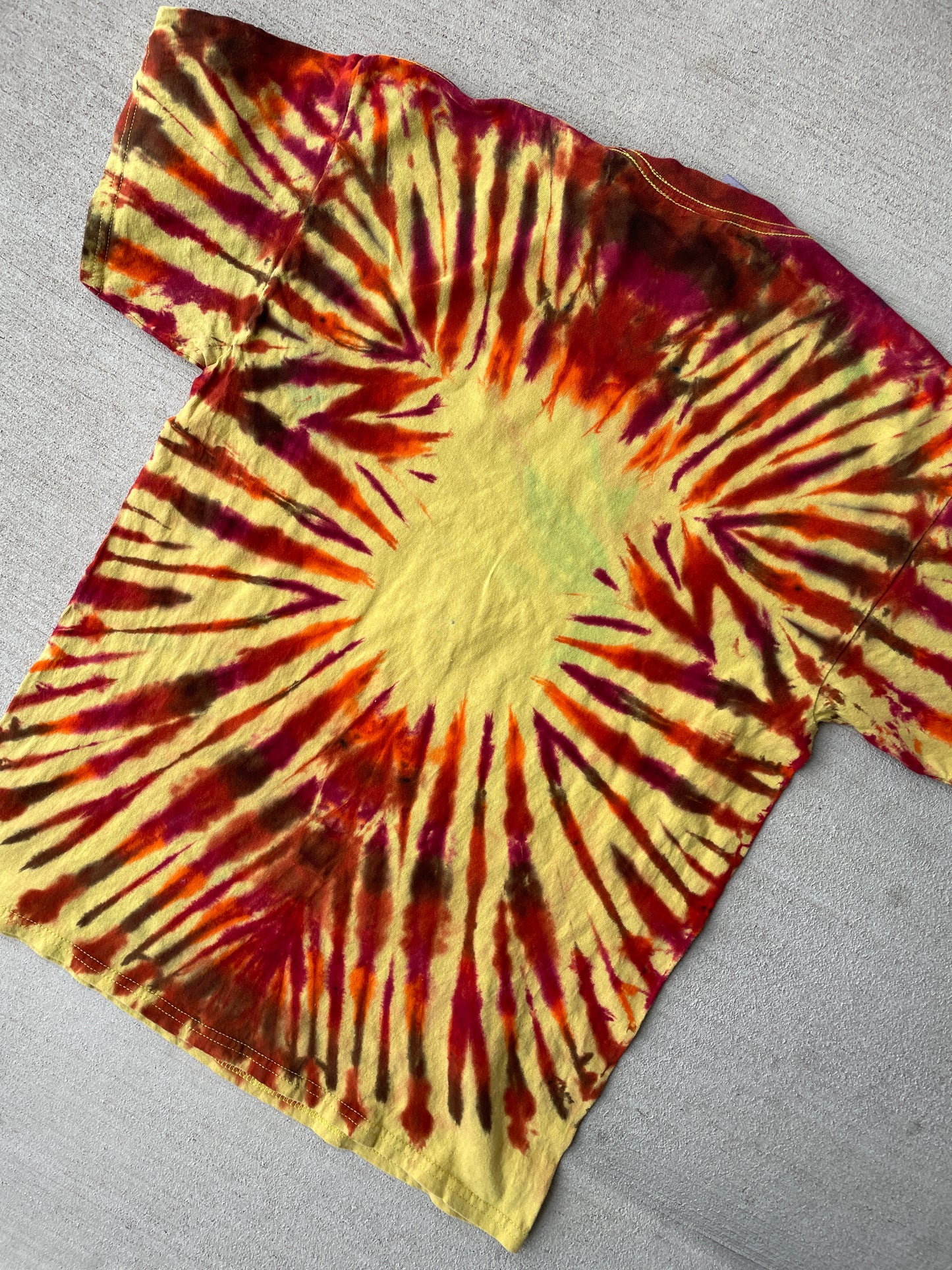 Medium Men’s Yellow Lab Handmade Tie Dye T-Shirt | Good Dog Tie Dye Short Sleeve