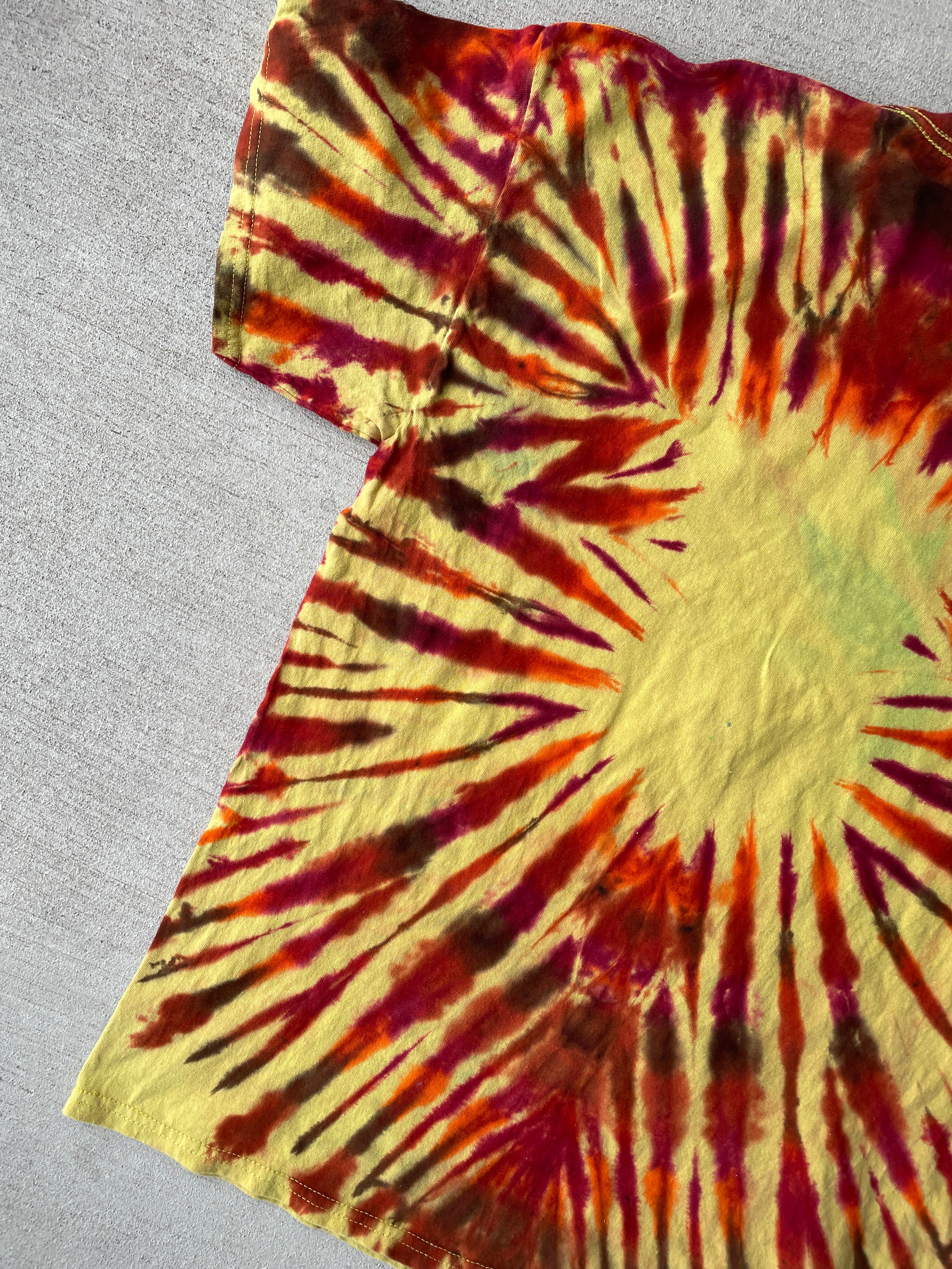 Medium Men’s Yellow Lab Handmade Tie Dye T-Shirt | Good Dog Tie Dye Short Sleeve