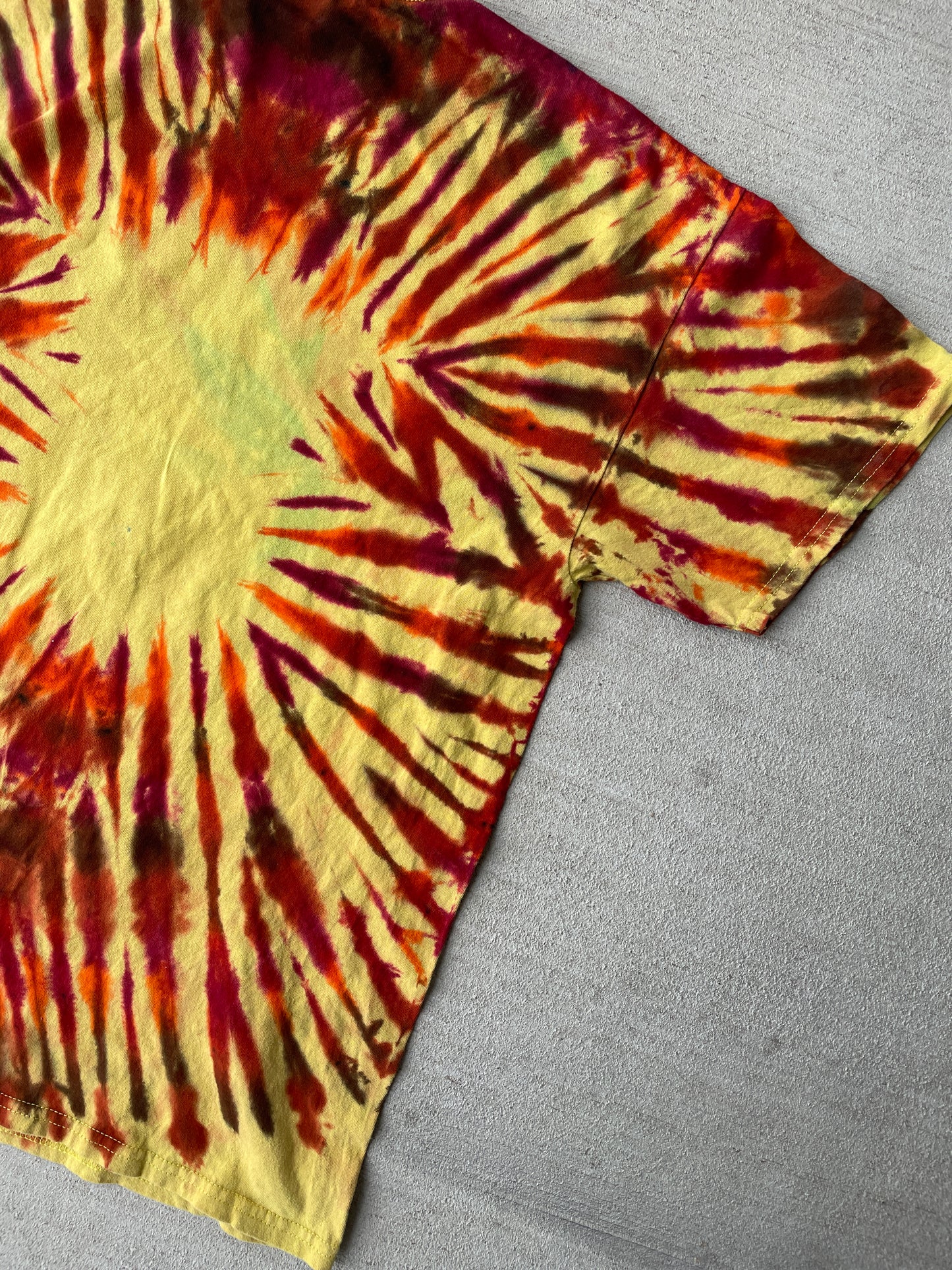 Medium Men’s Yellow Lab Handmade Tie Dye T-Shirt | Good Dog Tie Dye Short Sleeve