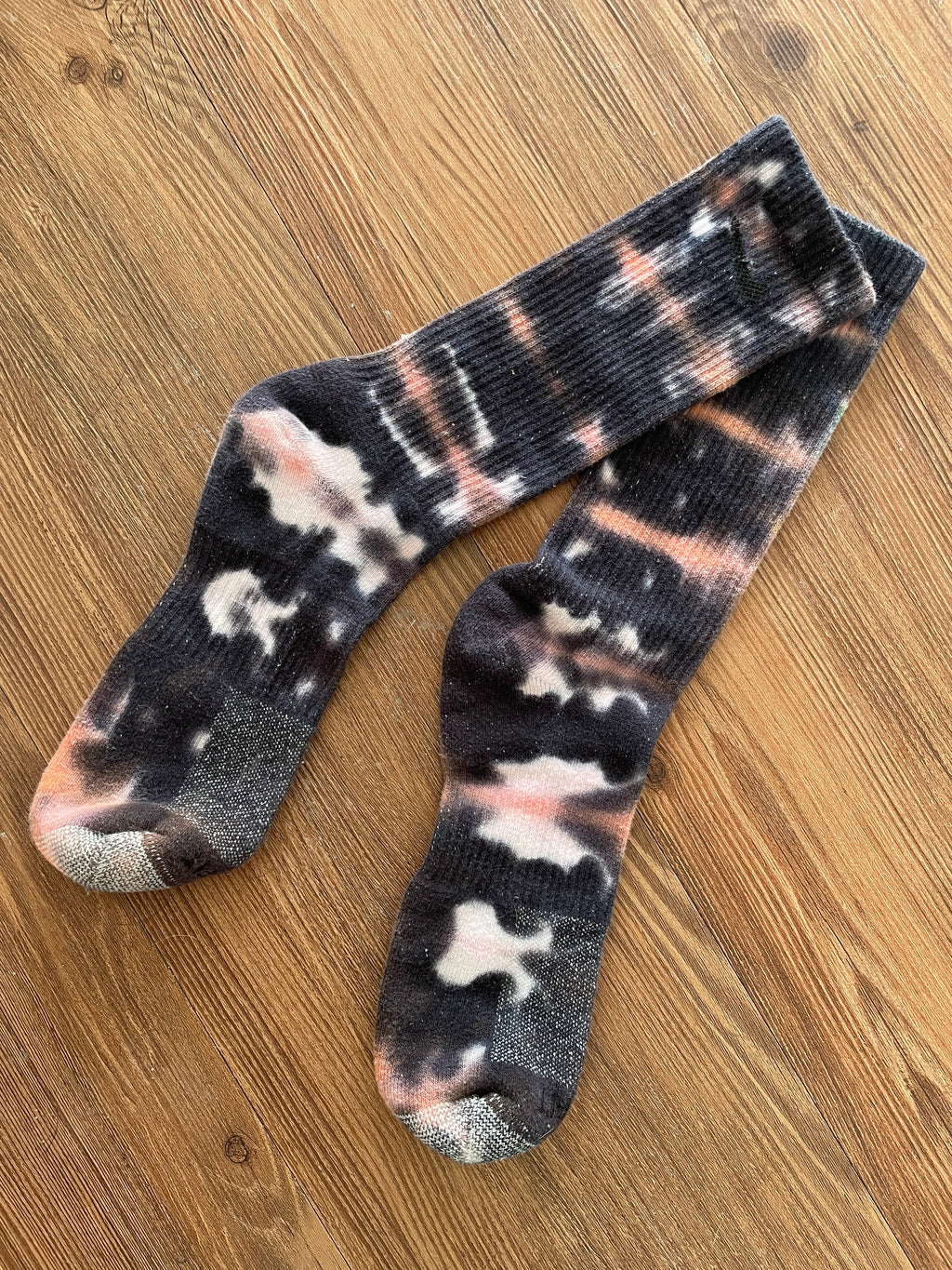 Black, Orange, and White Tie Dye Nike Dri-FIT Everyday Plus Training Socks - Size Medium (Men's 6-8/Women's 7-10)