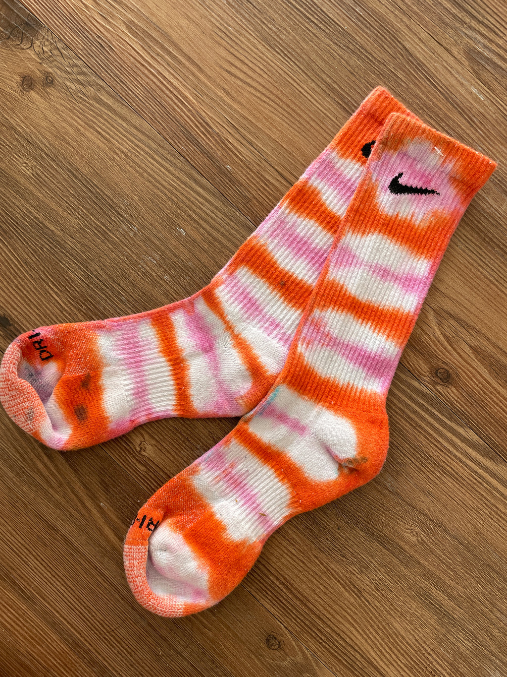 Pink, Orange, and White Tie Dye Nike Dri-FIT Everyday Plus Training Socks - Size Medium (Men's 6-8/Women's 7-10)