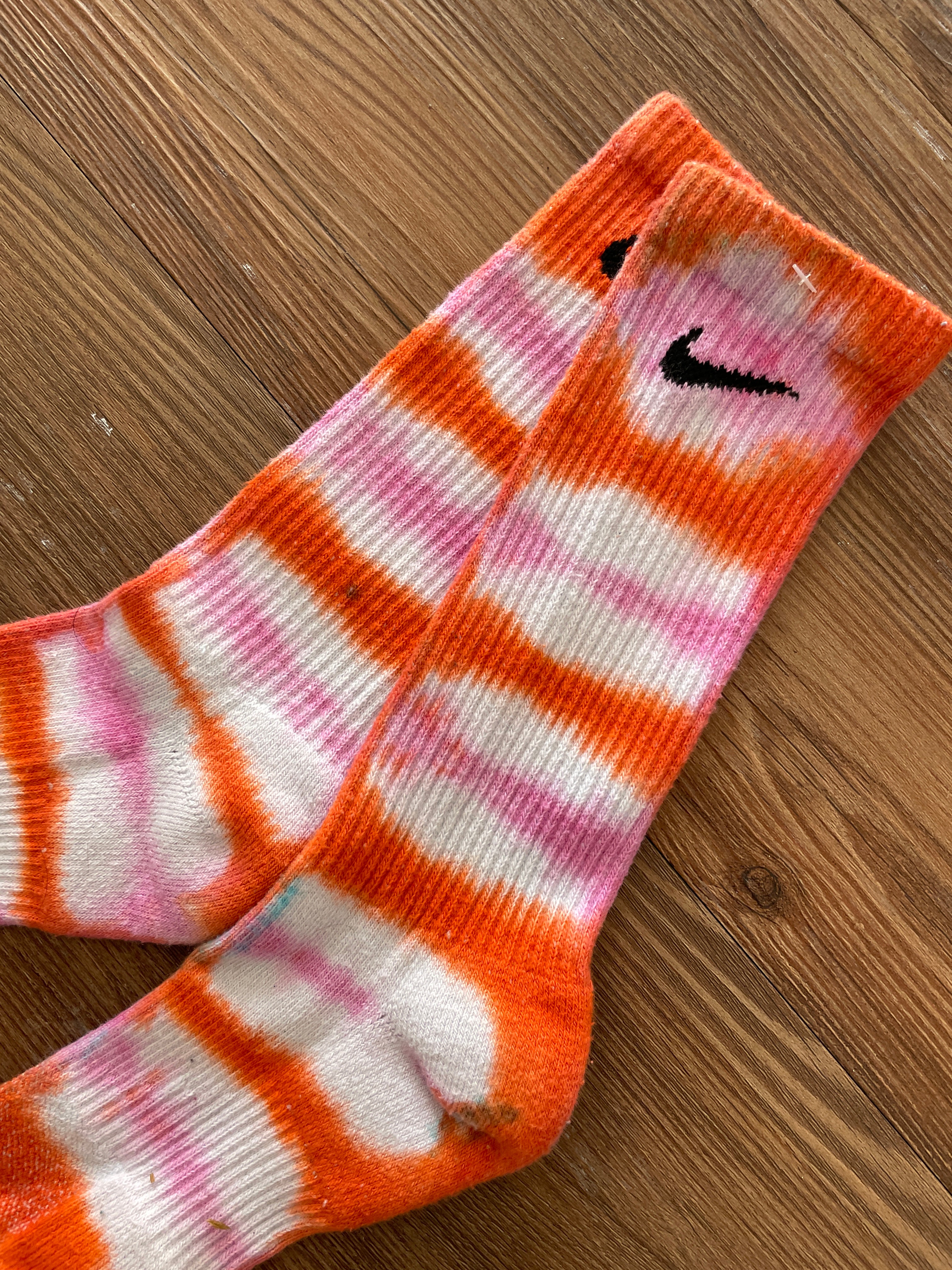 Pink, Orange, and White Tie Dye Nike Dri-FIT Everyday Plus Training Socks - Size Medium (Men's 6-8/Women's 7-10)