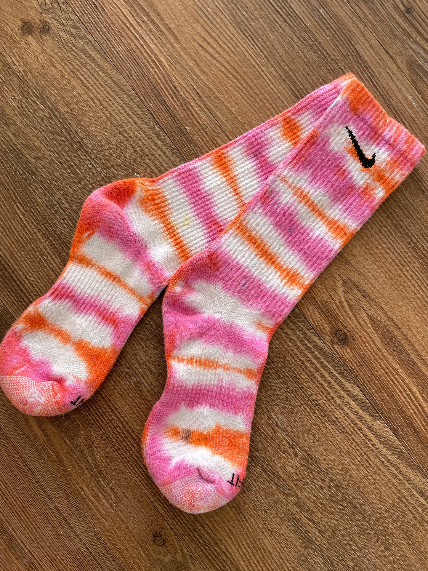 Pink, Orange, and White Tie Dye Nike Dri-FIT Everyday Plus Training Socks - Size Medium (Men's 6-8/Women's 7-10)