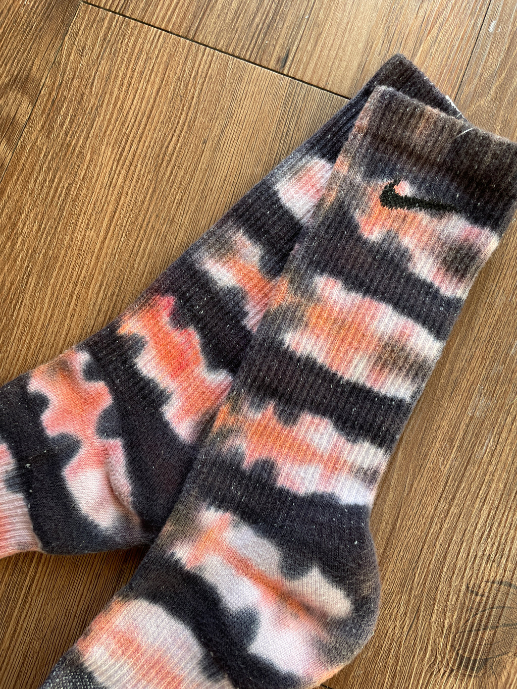 Orange, Black, and White Tie Dye Nike Dri-FIT Everyday Plus Training Socks - Size Medium (Men's 6-8/Women's 7-10)