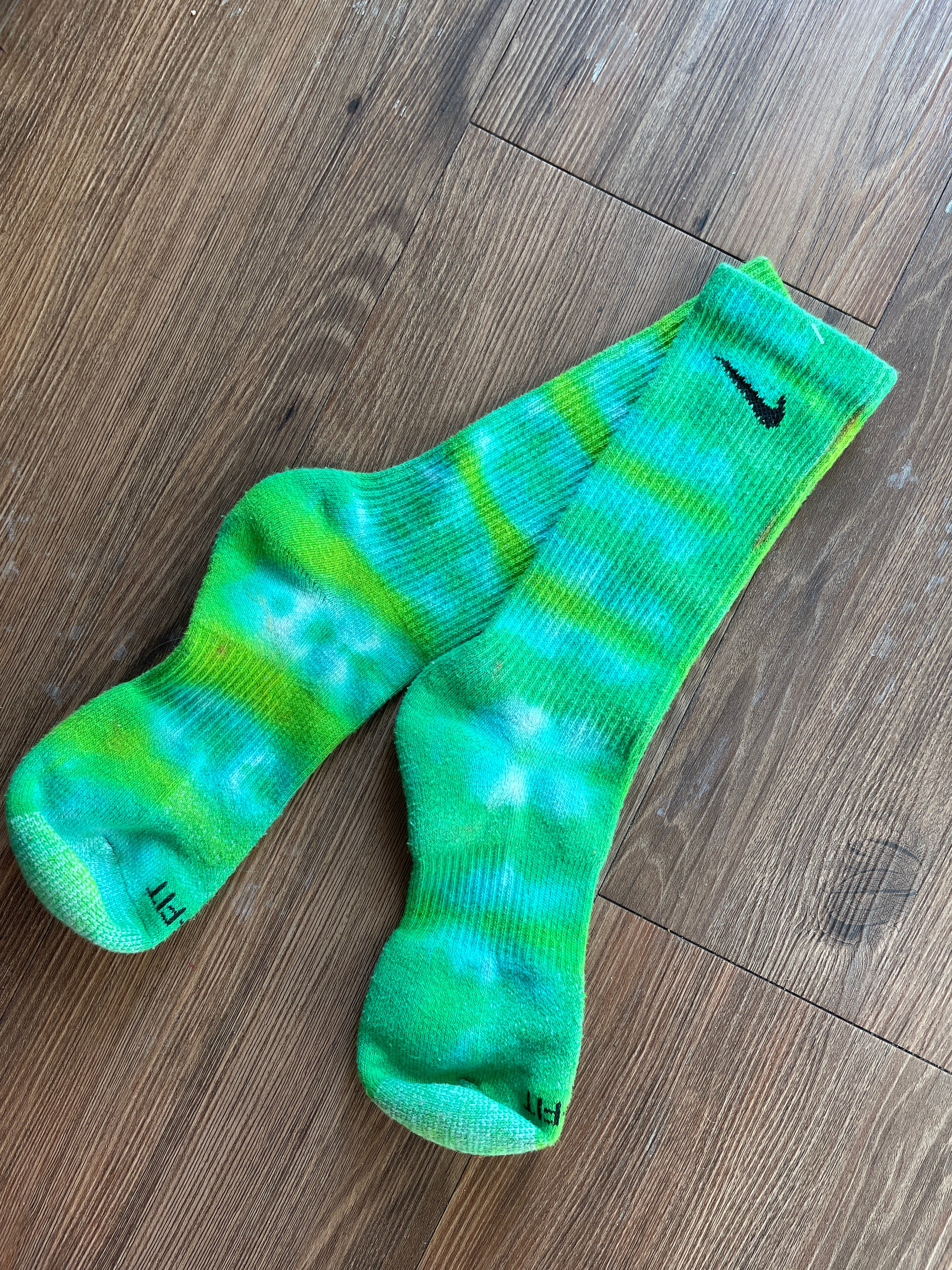 Shades of Green Tie Dye Nike Dri-FIT Everyday Plus Training Socks - Size Medium (Men's 6-8/Women's 7-10)