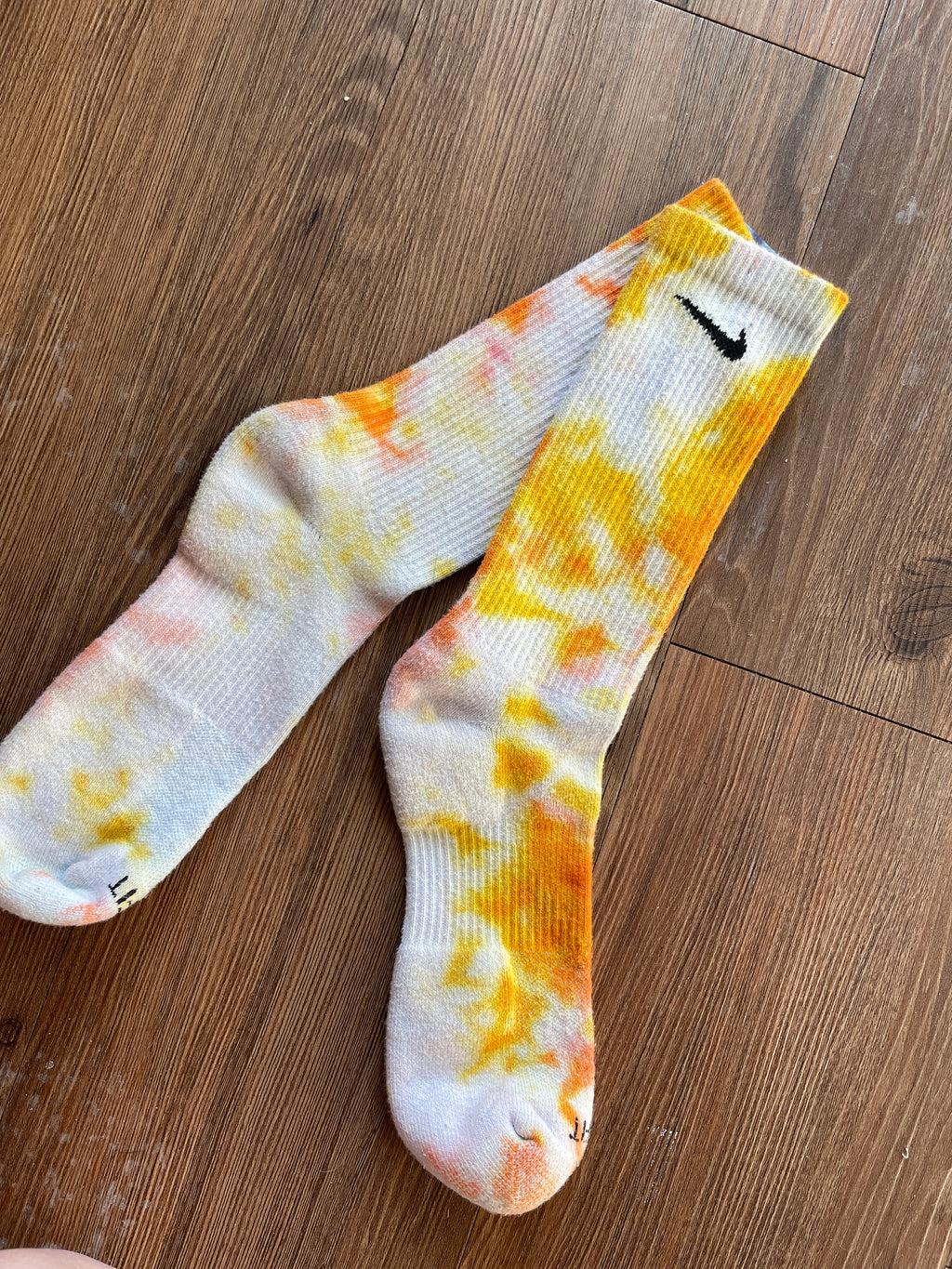 Orange and White Tie Dye Nike Dri-FIT Everyday Plus Training Socks - Size Large (Men's 8-12/Women's 10+)