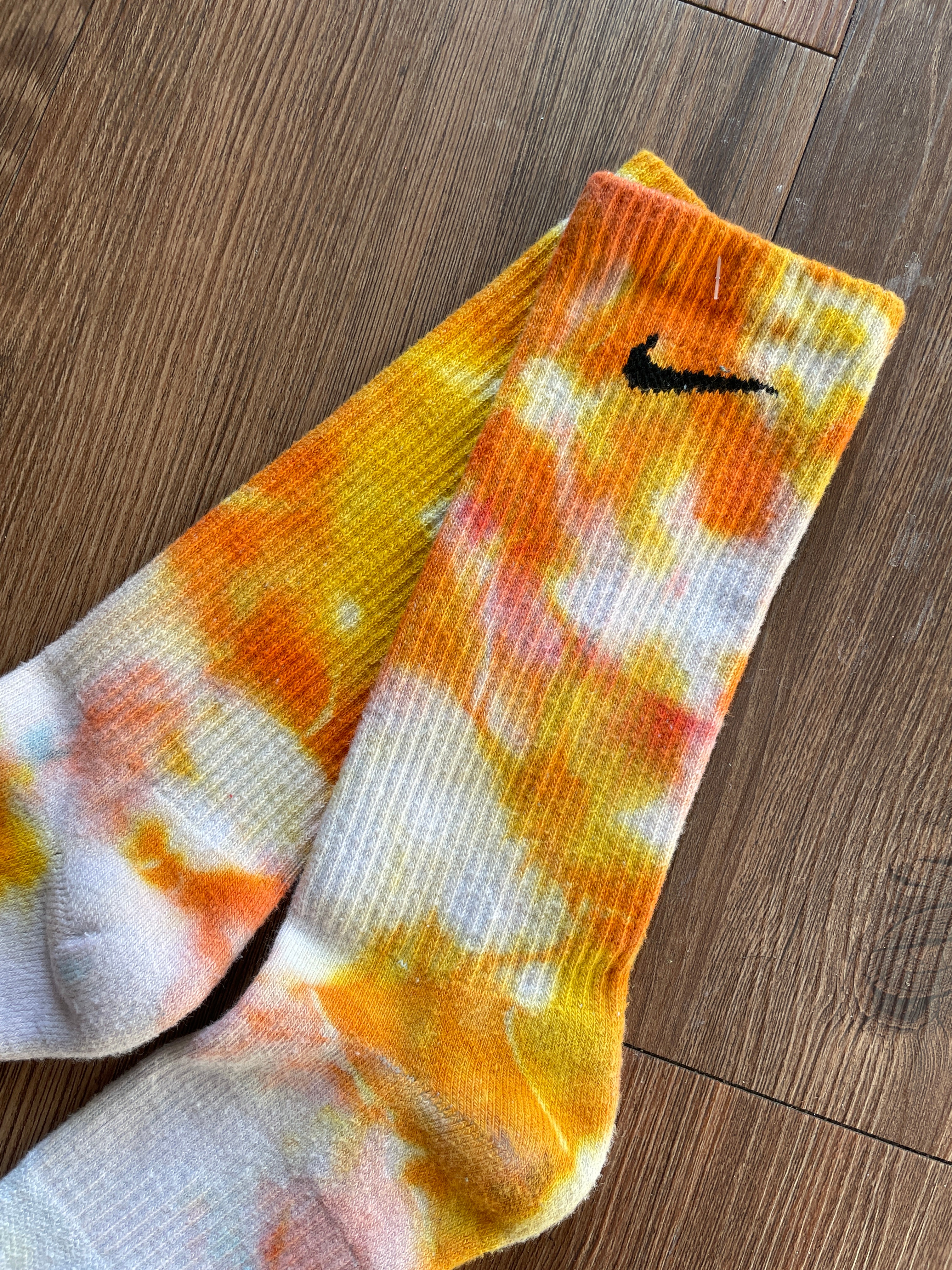 Orange and White Tie Dye Nike Dri-FIT Everyday Plus Training Socks - Size Large (Men's 8-12/Women's 10+)