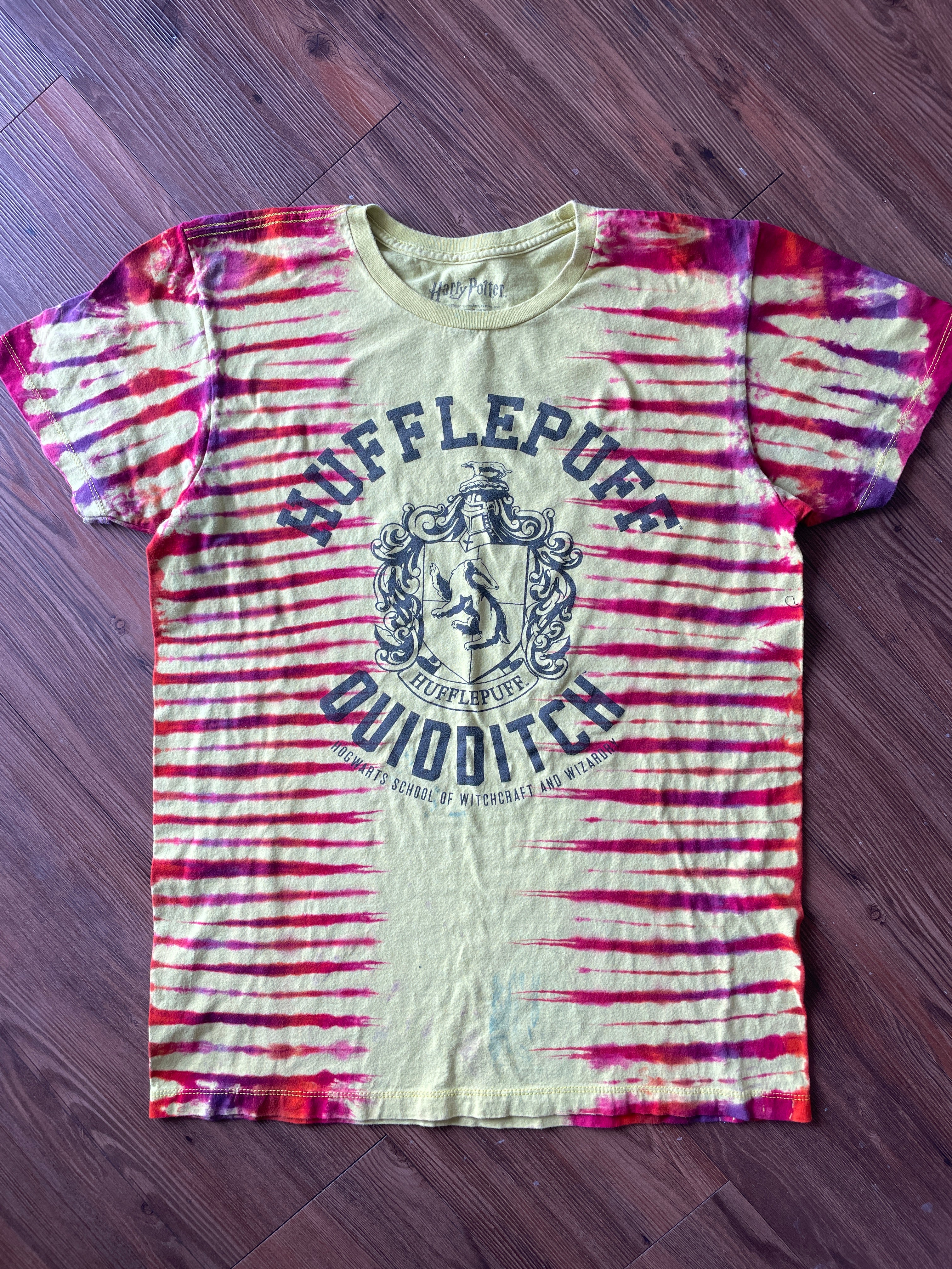 Large Men’s Hufflepuff Quidditch Handmade Tie Dye T-Shirt | Yellow Harry Potter Pleated Tie Dye Short Sleeve